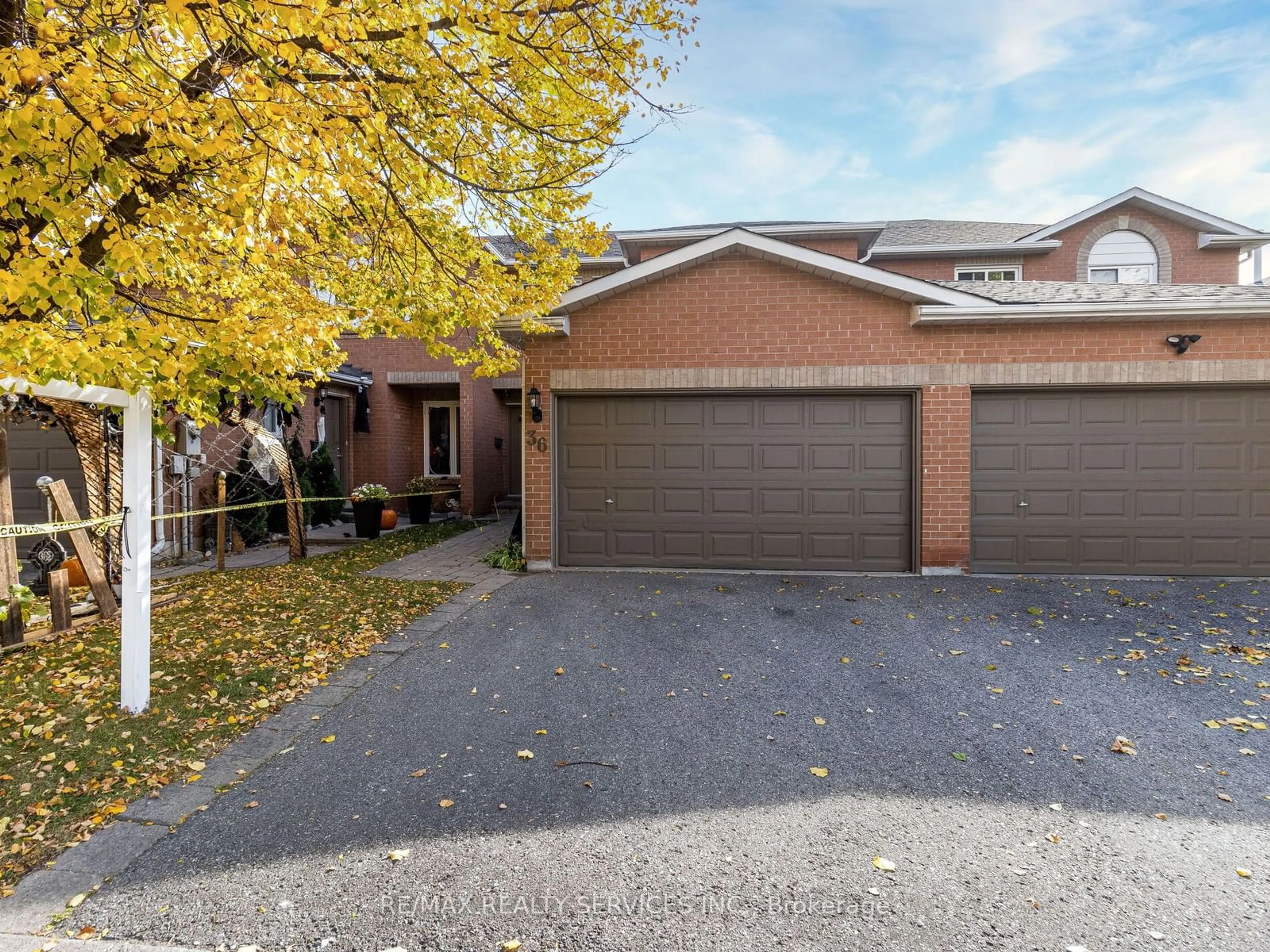 A pic from exterior of the house or condo, the street view for 36 Farnham Dr, Brampton Ontario L6X 4H8