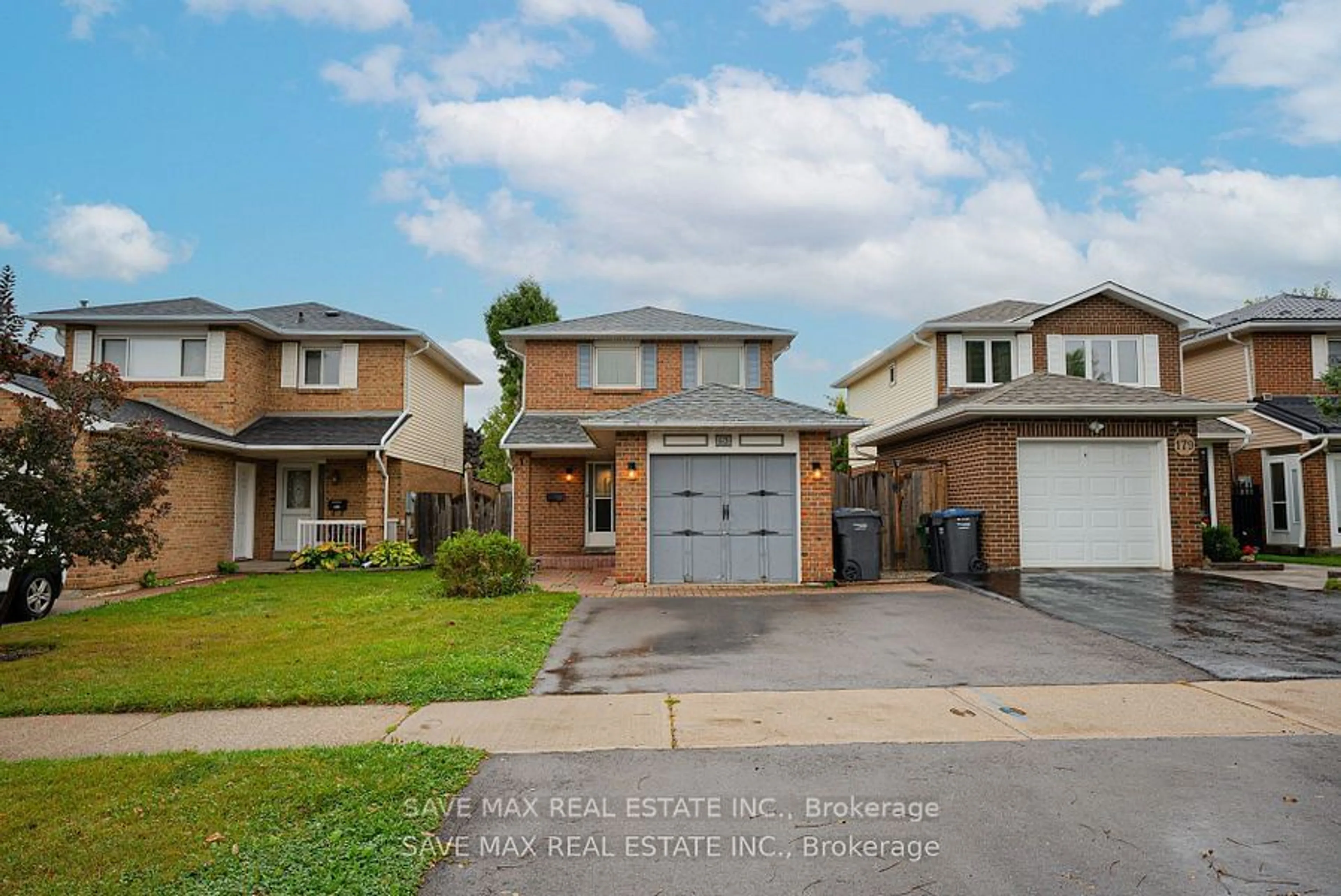 Frontside or backside of a home, the street view for 181 Sunforest Dr, Brampton Ontario L6Z 2B5