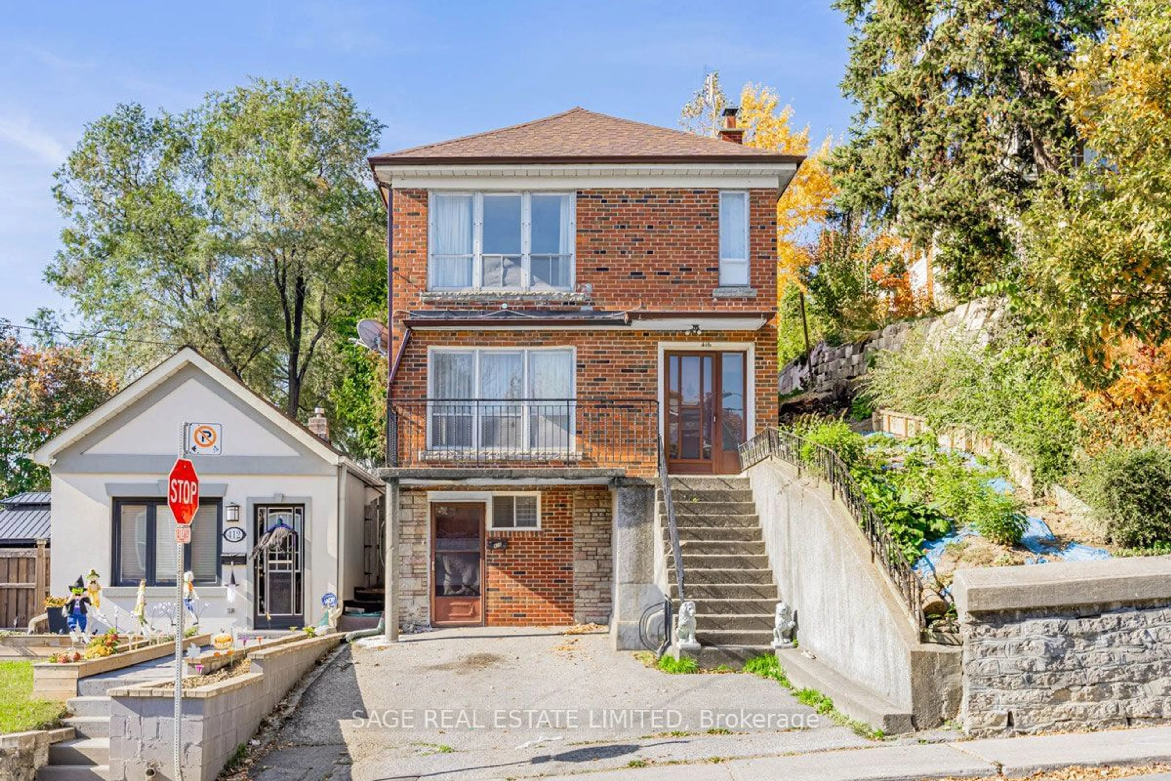 Frontside or backside of a home, cottage for 416 Silverthorn Ave, Toronto Ontario M6M 3H3