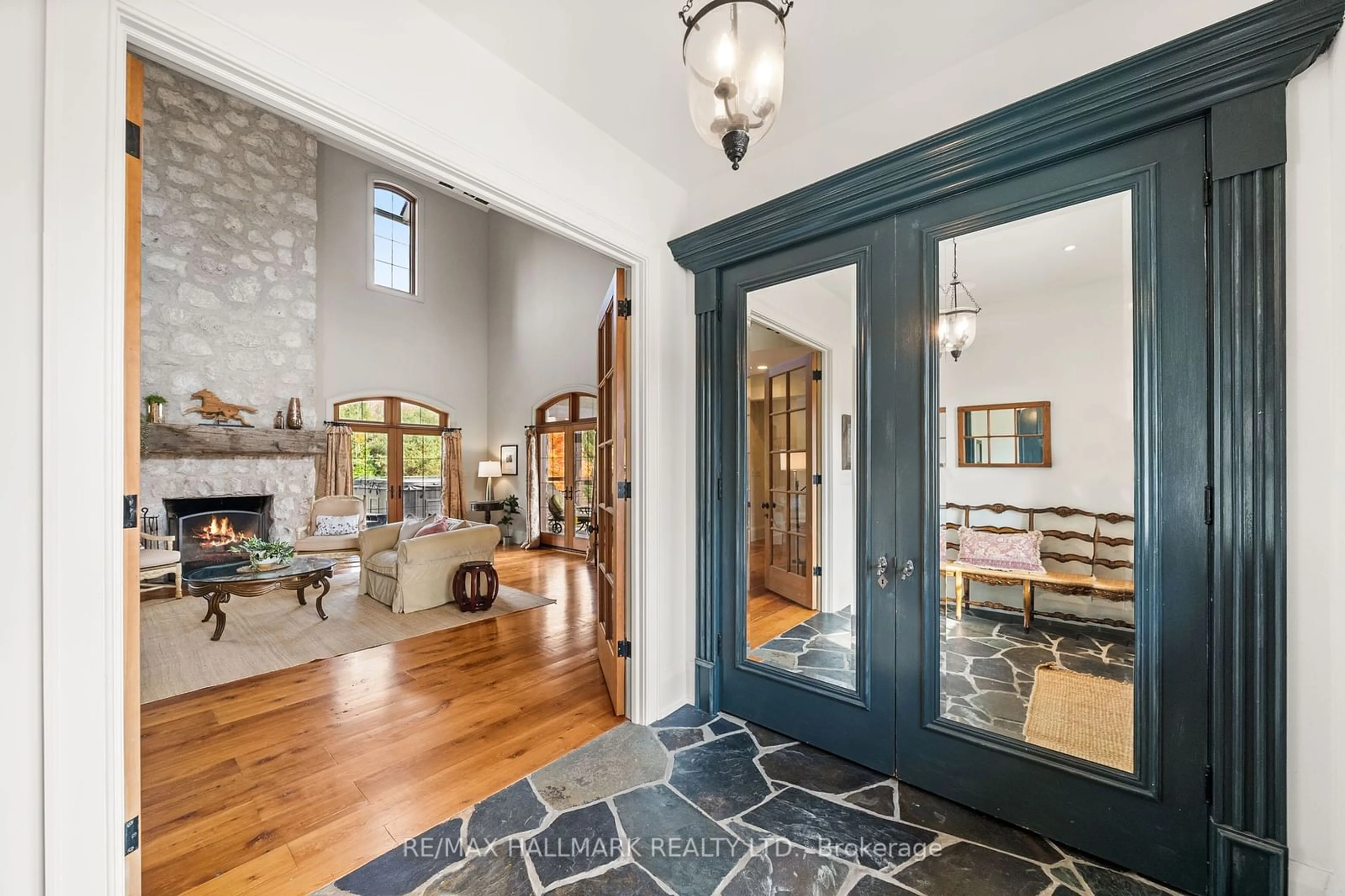 Indoor entryway, wood floors for 16161 Shaws Creek Rd, Caledon Ontario L7C 1V9