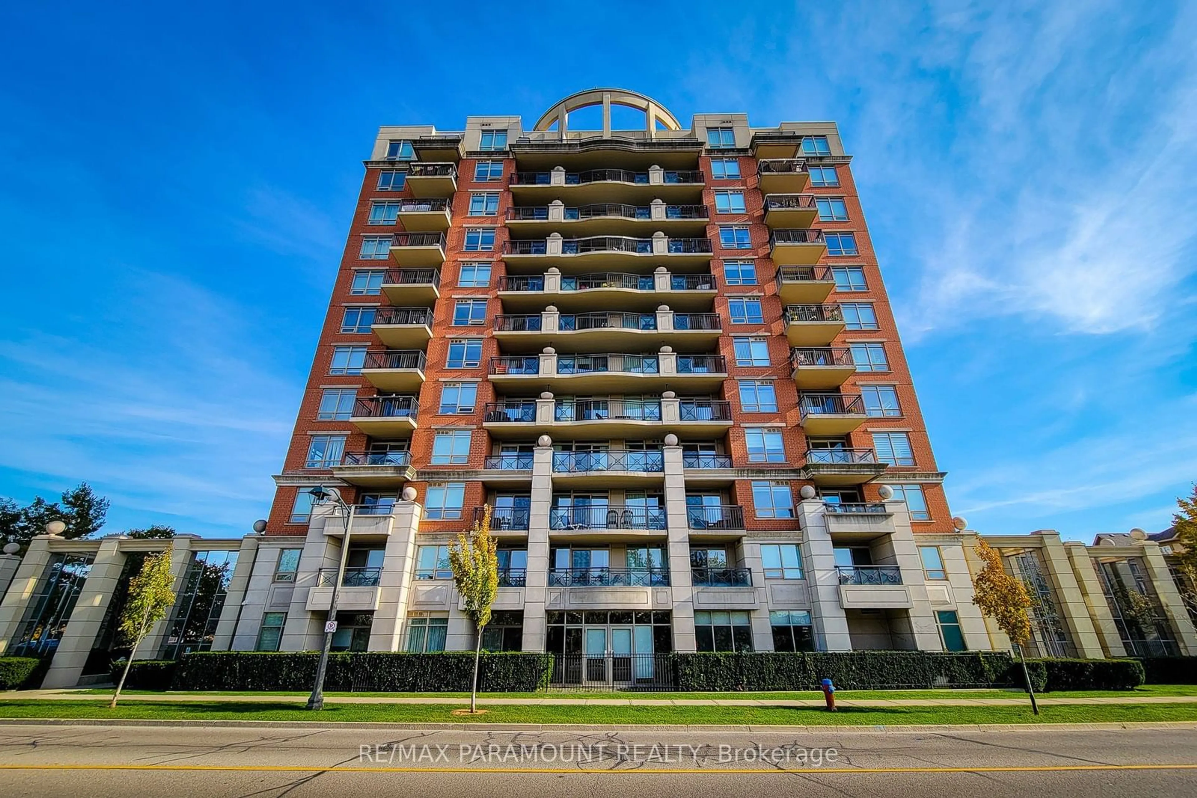 A pic from exterior of the house or condo, the front or back of building for 2325 Central Park Dr #1102, Oakville Ontario L6H 0E2