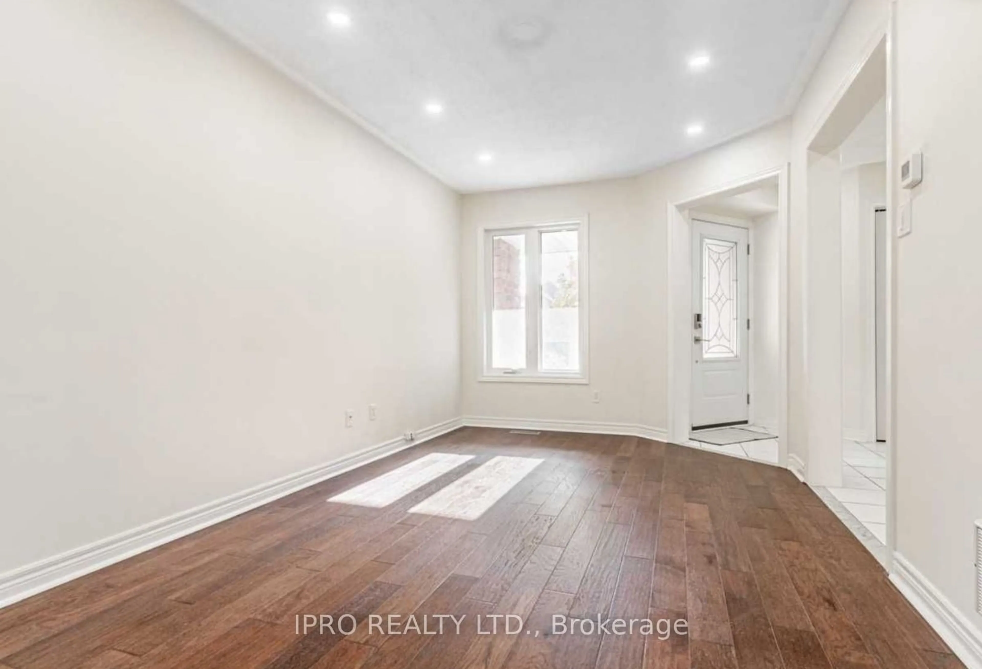 A pic of a room, wood floors for 7049 Graydon Crt, Mississauga Ontario L5N 7H4