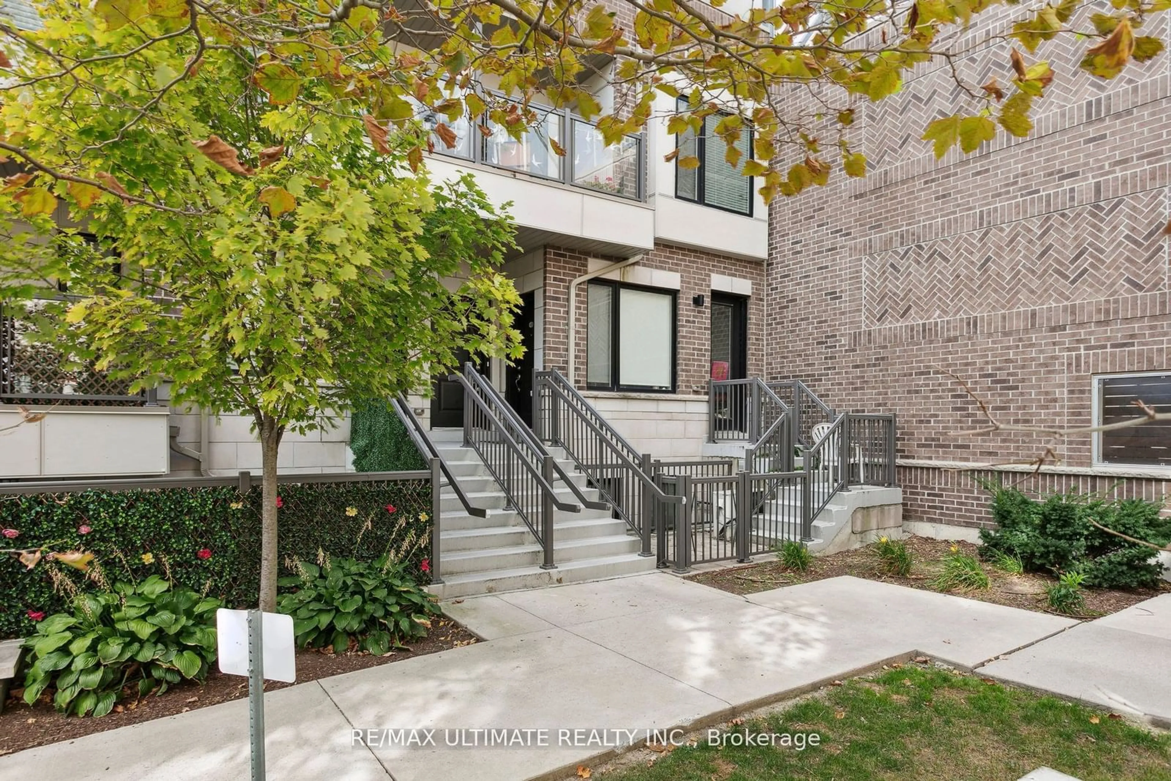 A pic from exterior of the house or condo, the street view for 8 Drummond St #422, Toronto Ontario M8V 1Y8