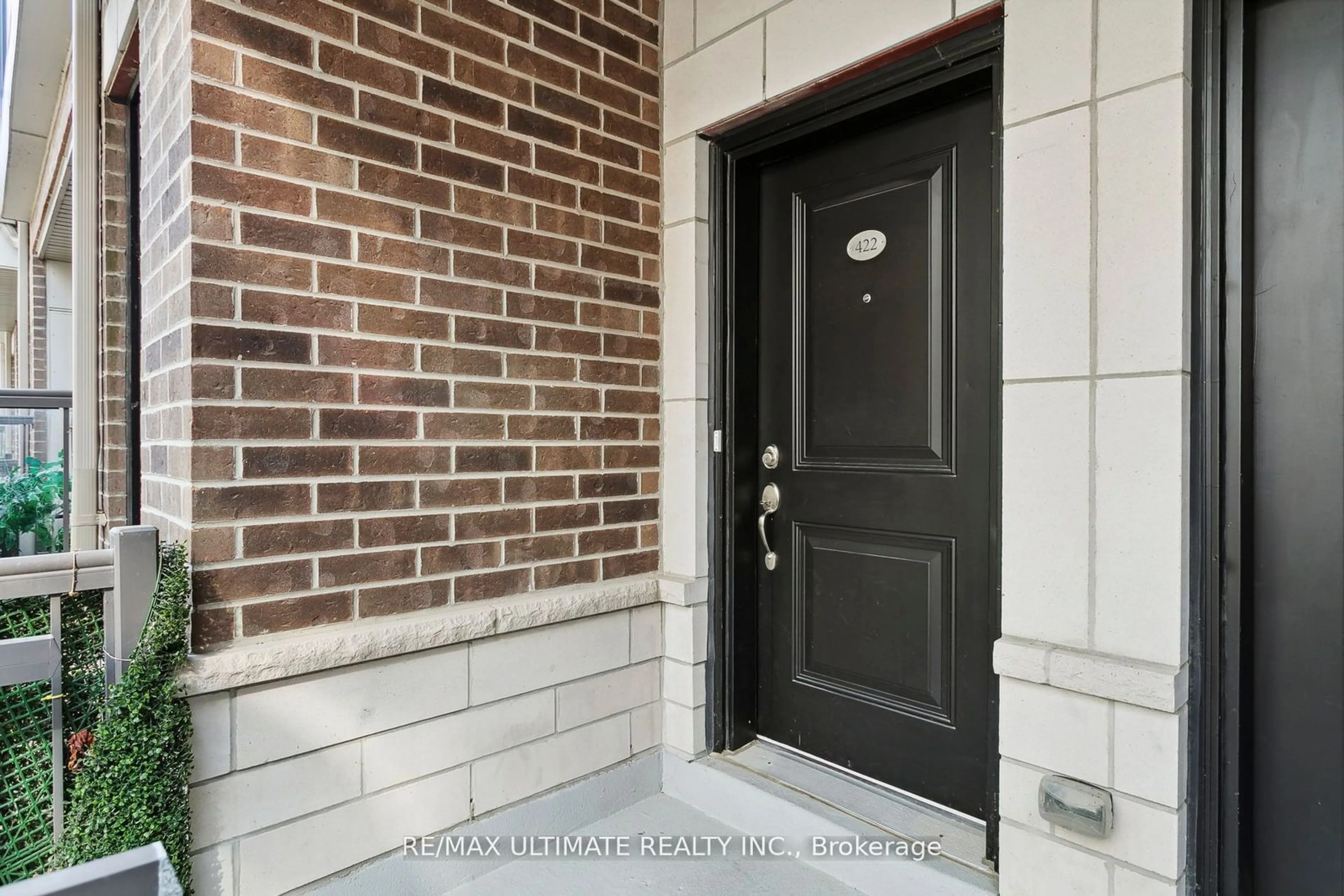 Indoor entryway, cement floor for 8 Drummond St #422, Toronto Ontario M8V 1Y8