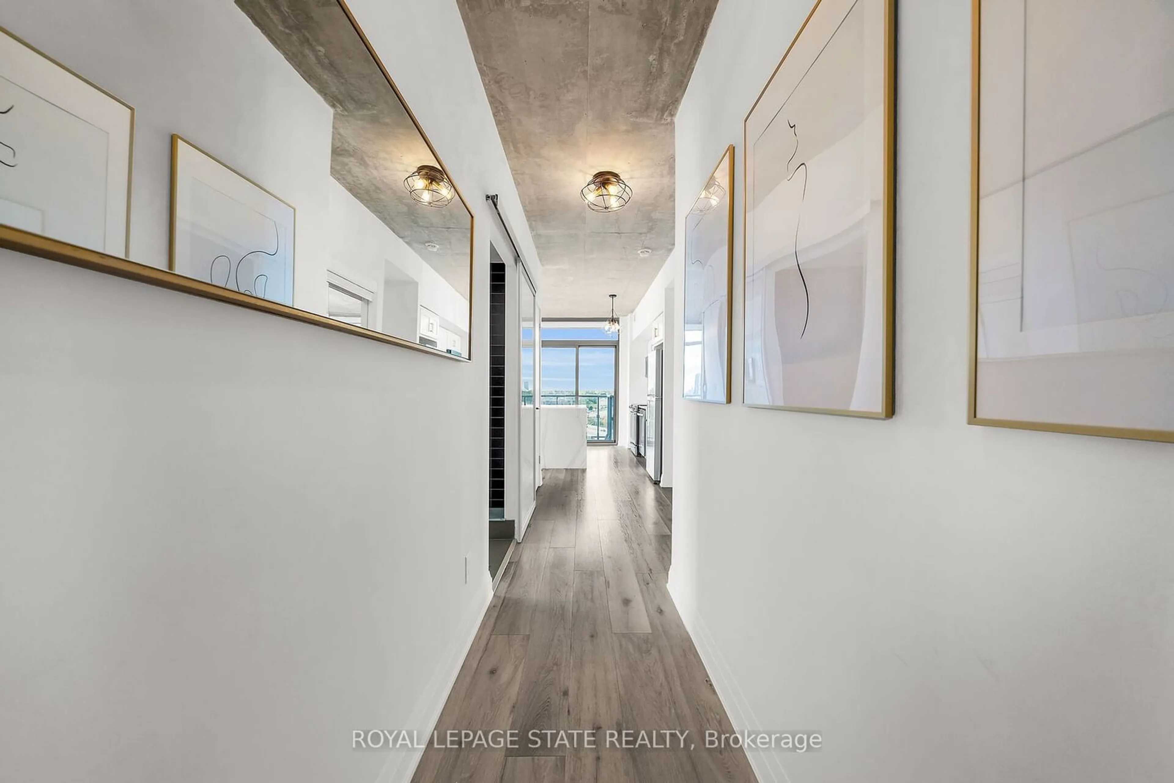 Indoor entryway, wood floors for 105 The Queensway #1203, Toronto Ontario M6S 5B5