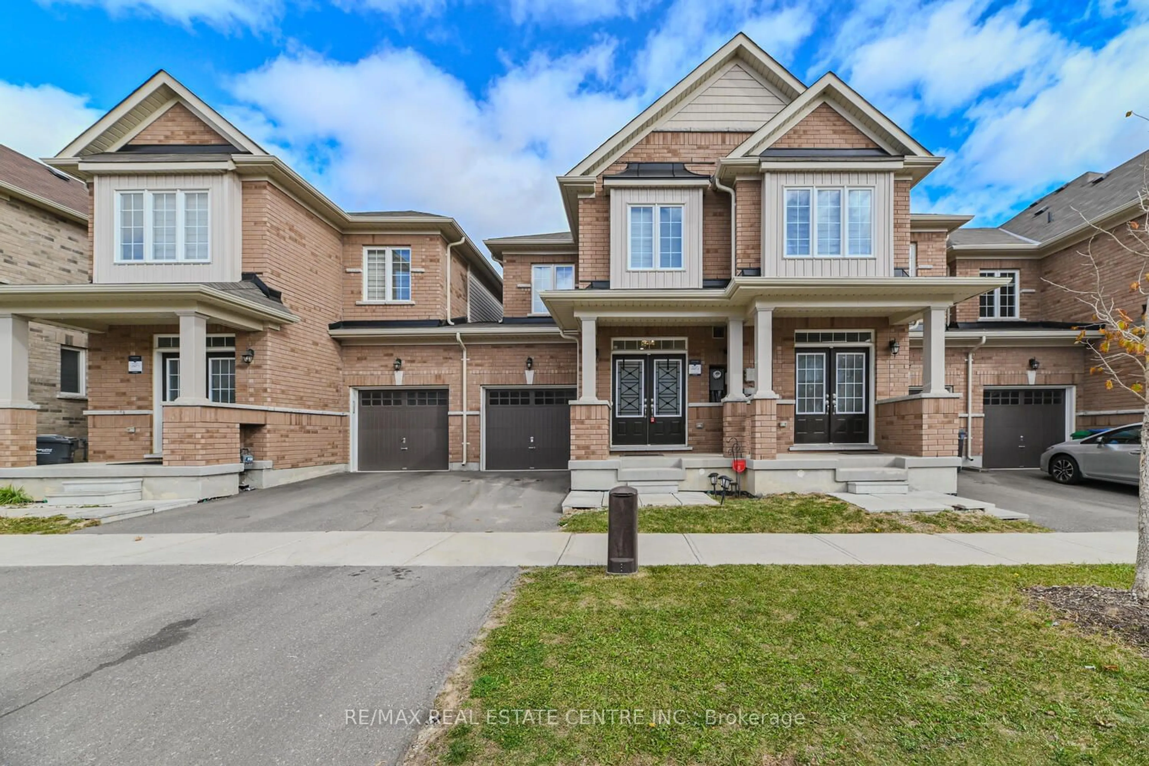 Frontside or backside of a home, the street view for 15 OLEARY Rd, Brampton Ontario L7A 4X1