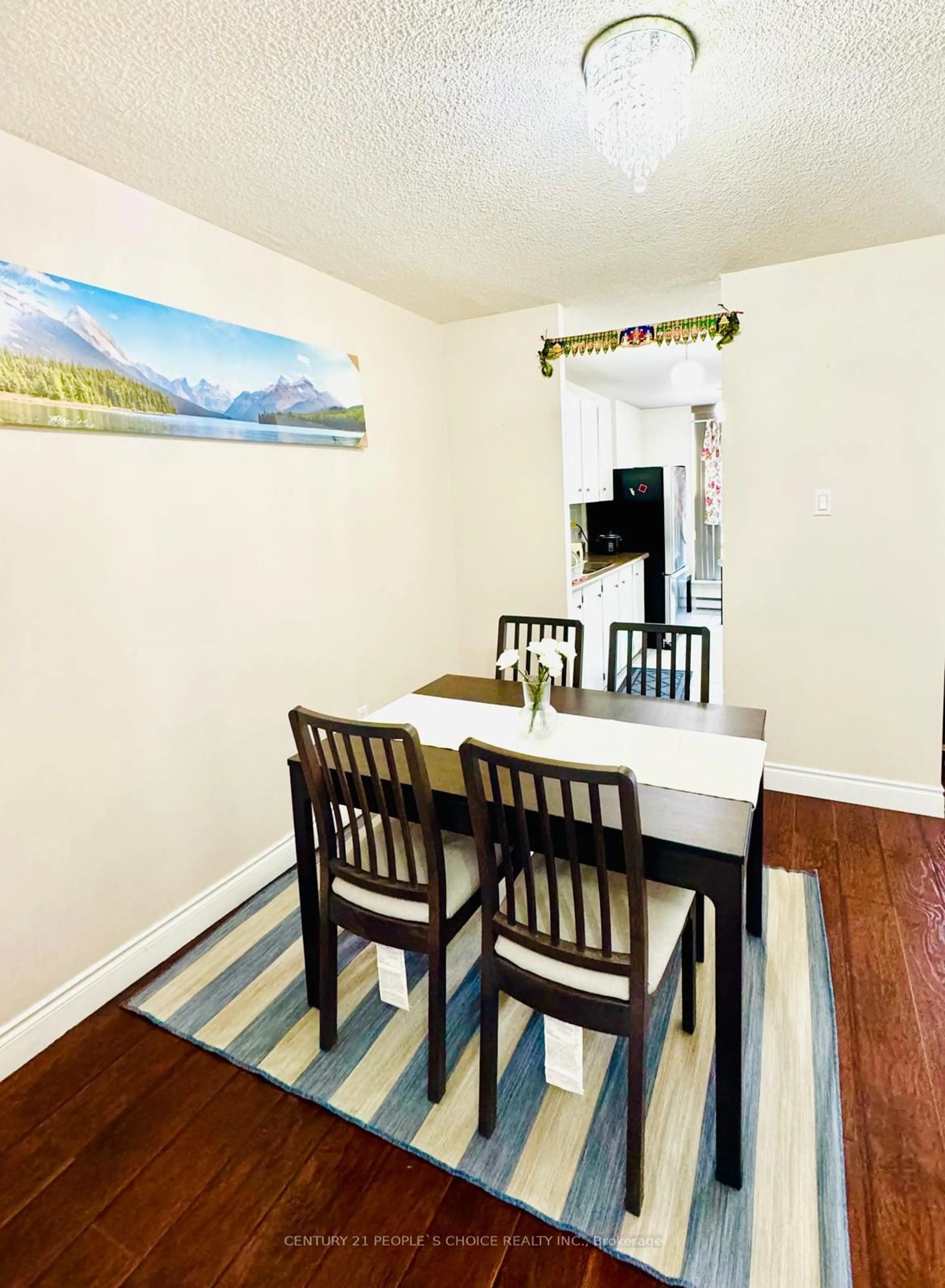 Dining room, wood floors, cottage for 21 Knightsbridge Rd #1205, Brampton Ontario L6T 3Y1