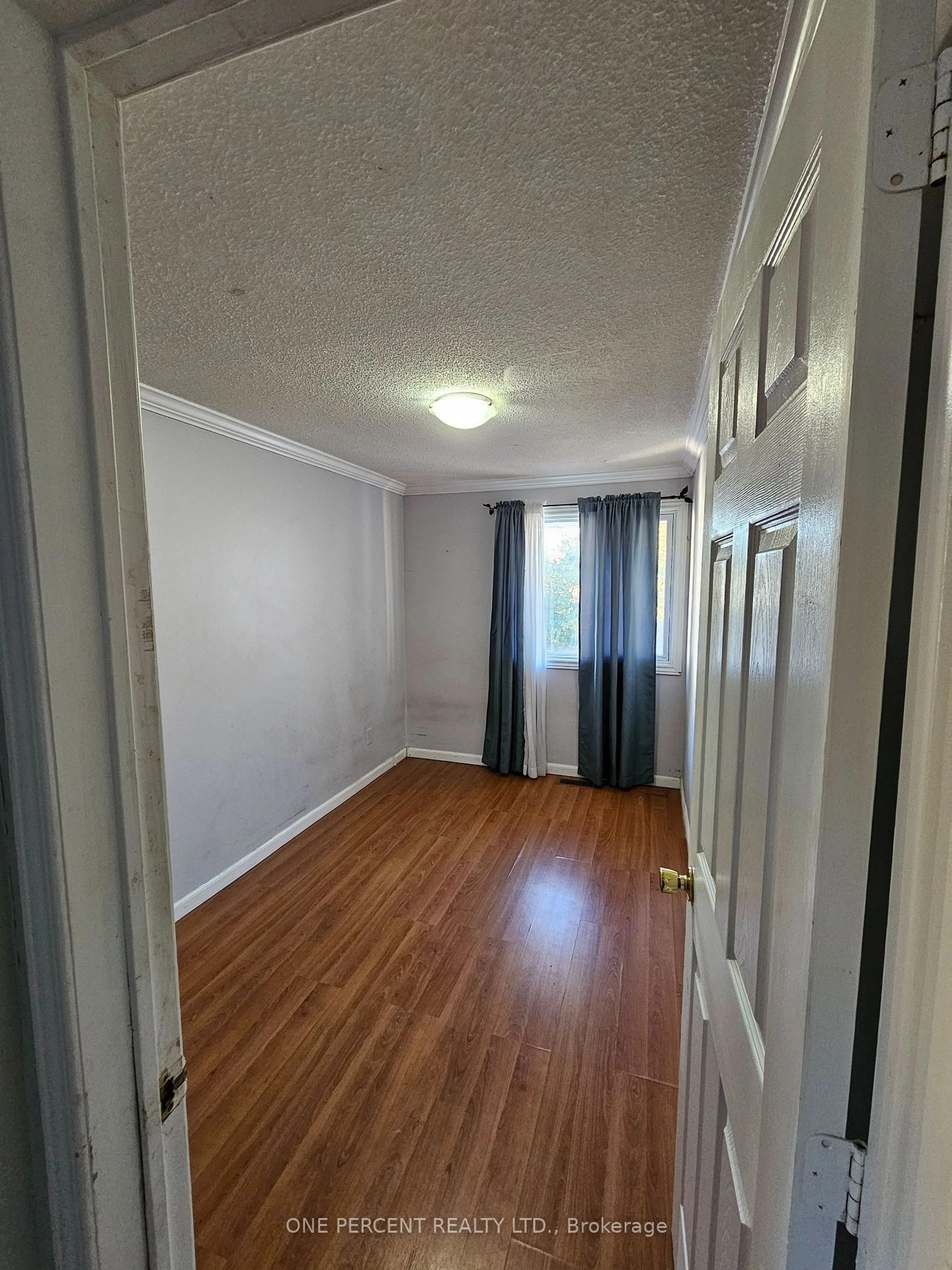 A pic of a room, unknown floor for 9 Hazelglen Ct. Crt, Brampton Ontario L6S 1N7