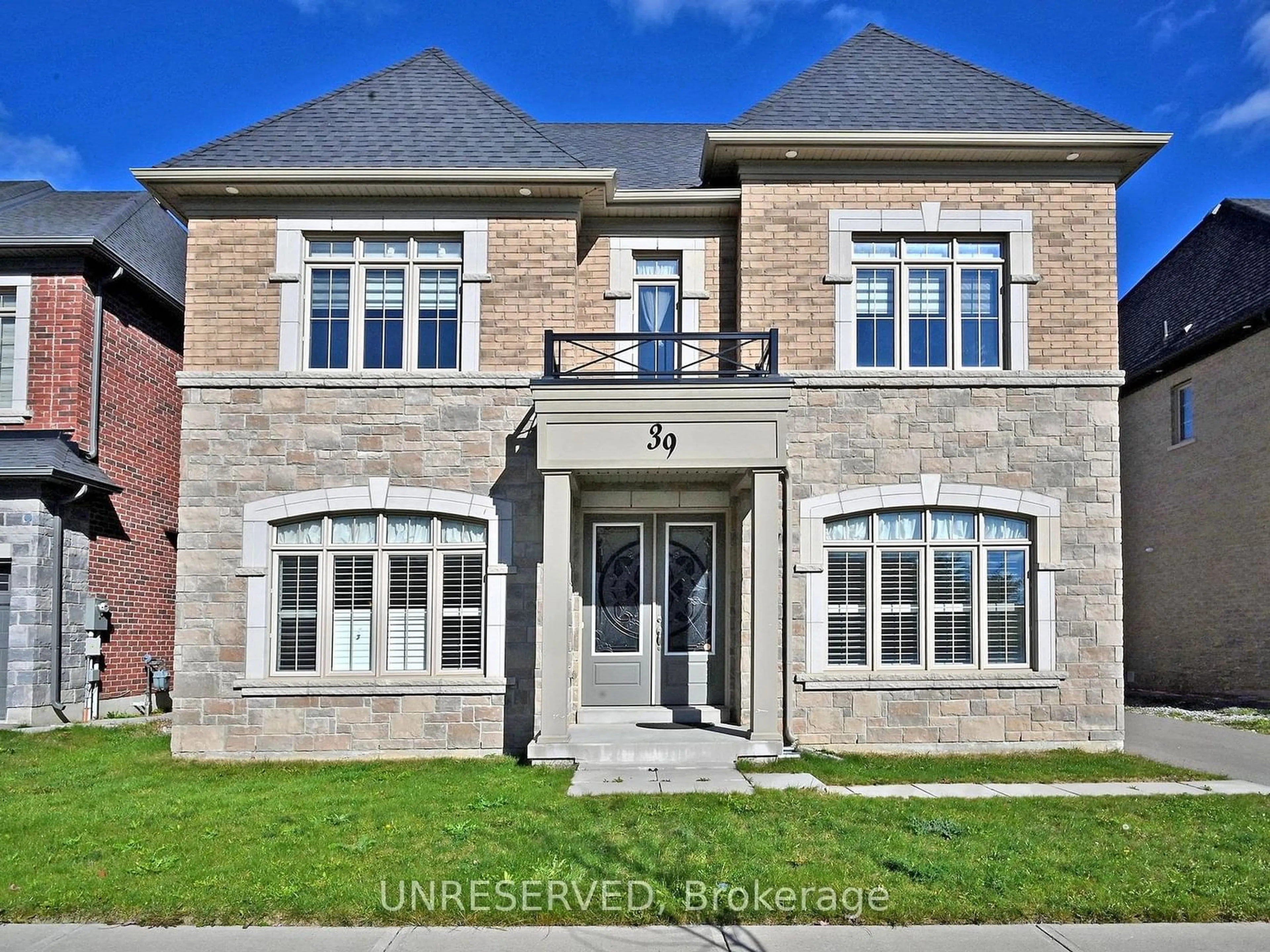 Home with brick exterior material for 39 Trail Rider Dr, Brampton Ontario L6P 4J9