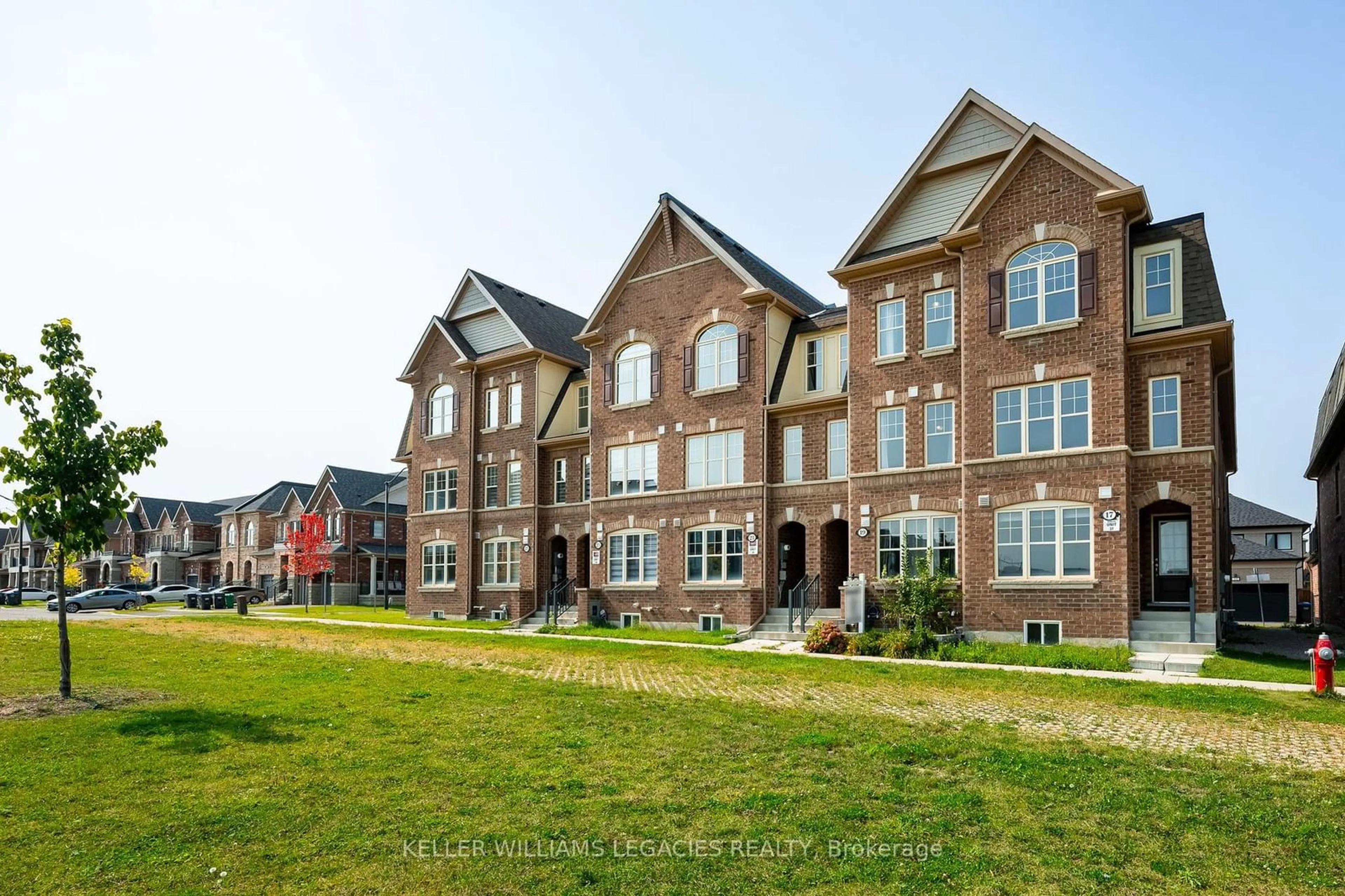 A pic from exterior of the house or condo, the front or back of building for 19 Sudeley Lane, Brampton Ontario L7A 4Z7