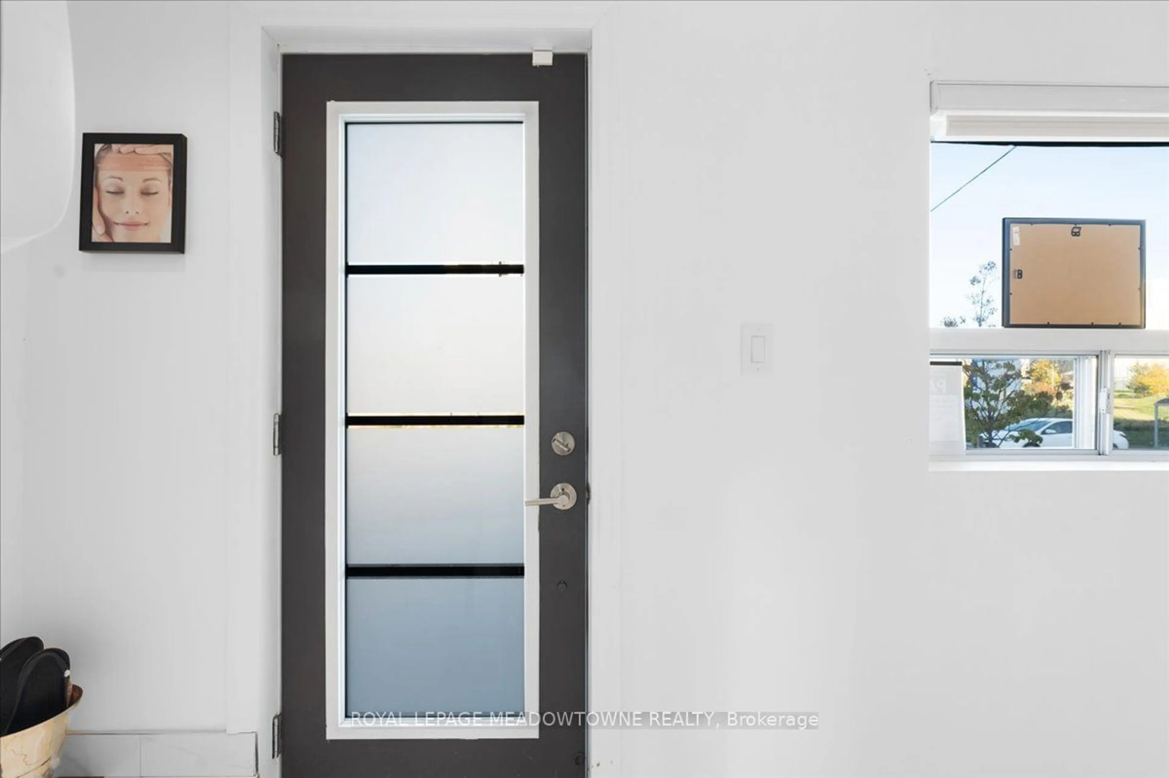 Indoor entryway, wood floors for 15 Centre St, Brampton Ontario L6W 2X6