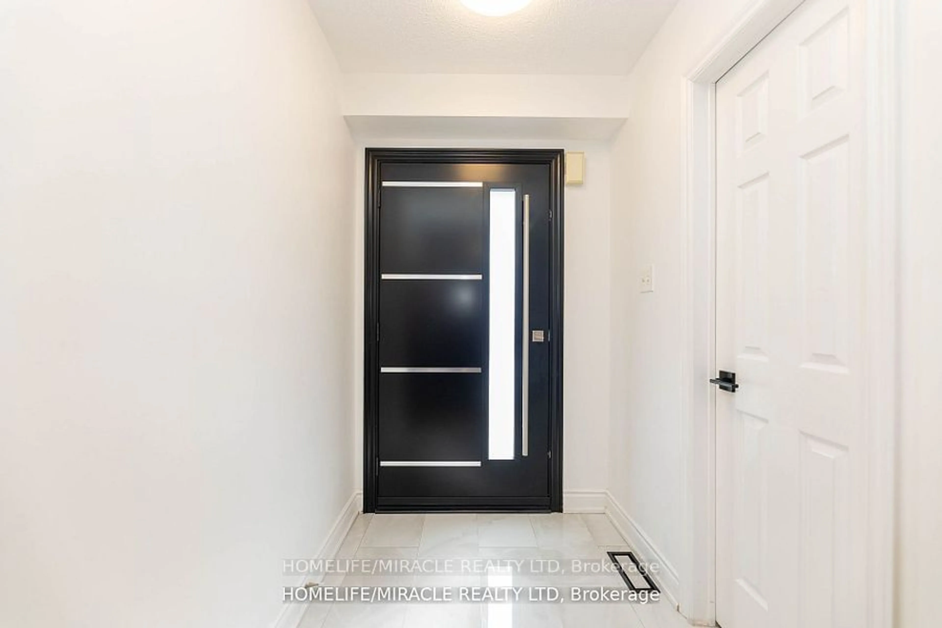 Indoor entryway, not visible floor for 10 Weatherell Dr, Brampton Ontario L7A 1Y7