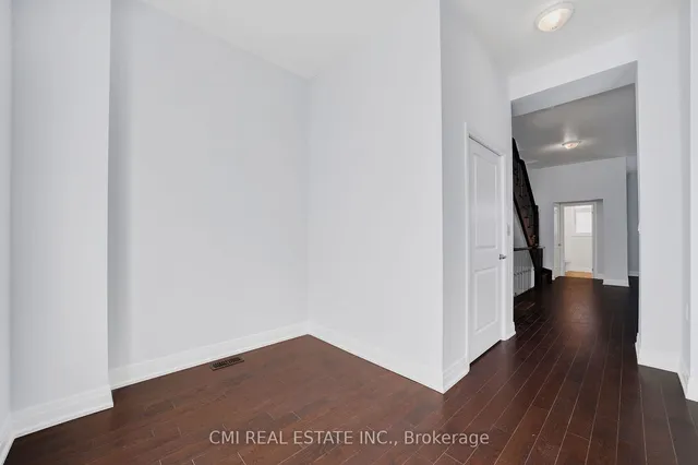 Additional property image - 2122 Royal Gala Circ
