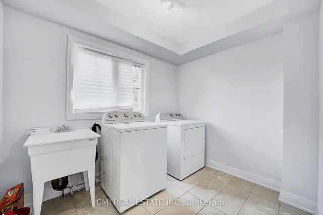 Additional property image - 2122 Royal Gala Circ