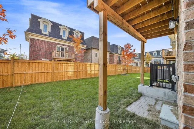 Additional property image - 2122 Royal Gala Circ