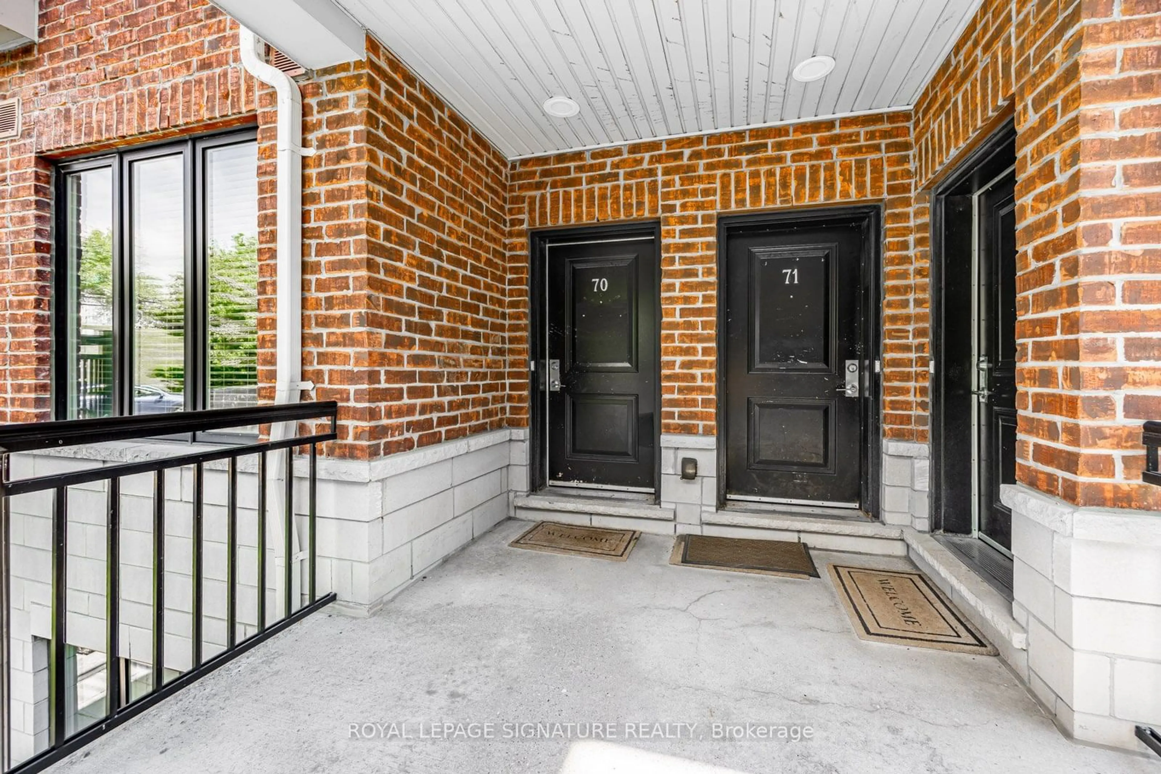 Indoor entryway, wood floors for 130 Twenty Fourth St #70, Toronto Ontario M8V 0B9