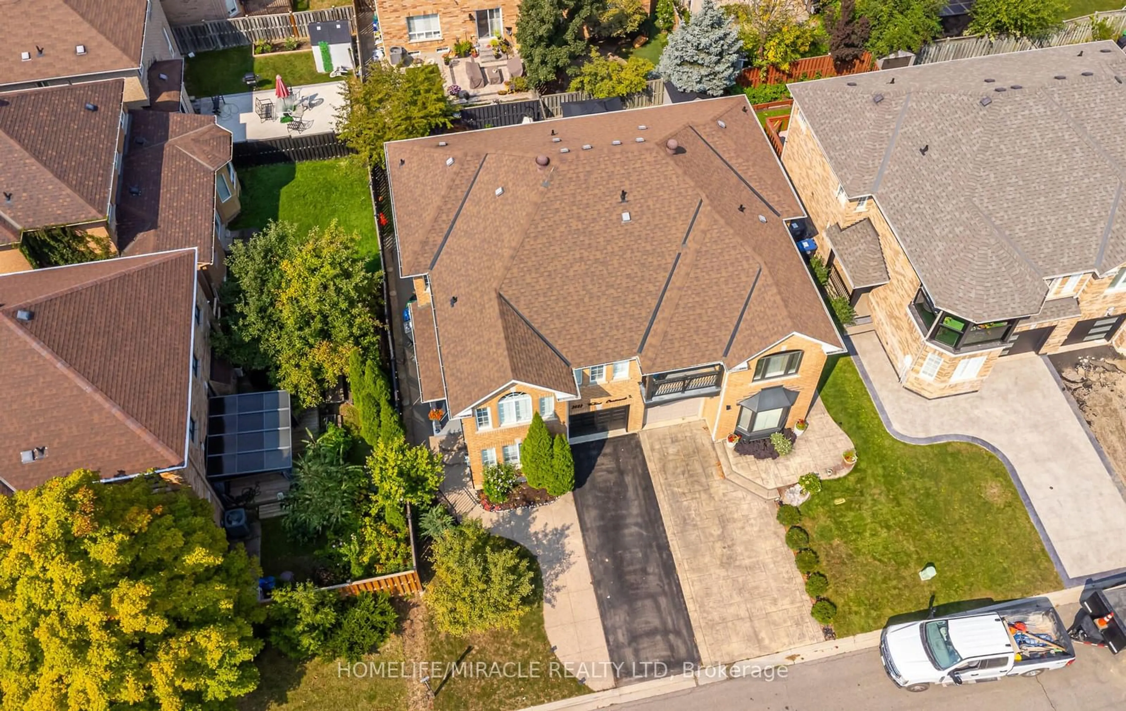 Frontside or backside of a home, the street view for 3823 Talias Cres, Mississauga Ontario L5M 6L5