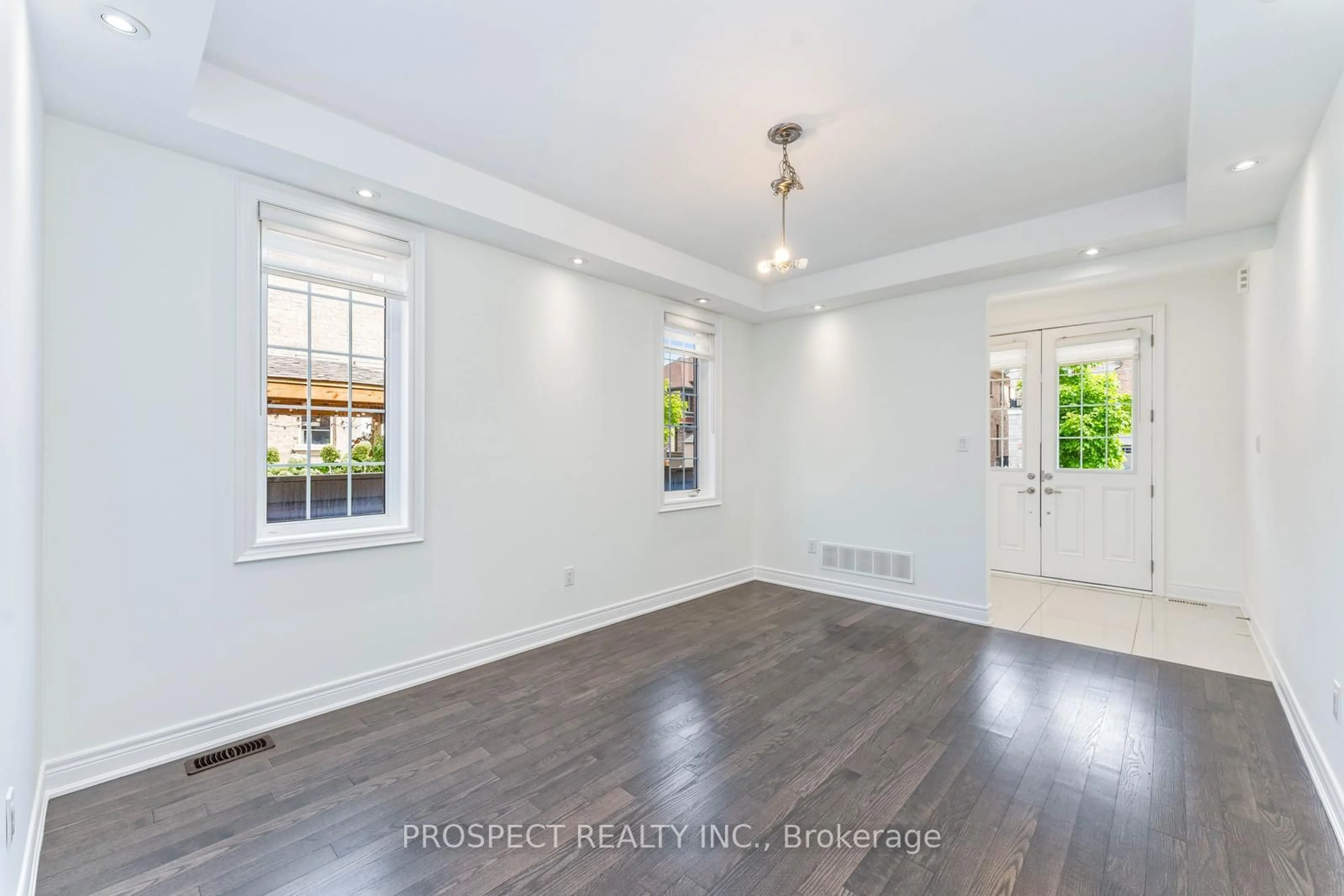 A pic of a room, wood floors for 15 Lyle Way, Brampton Ontario L6X 5P8