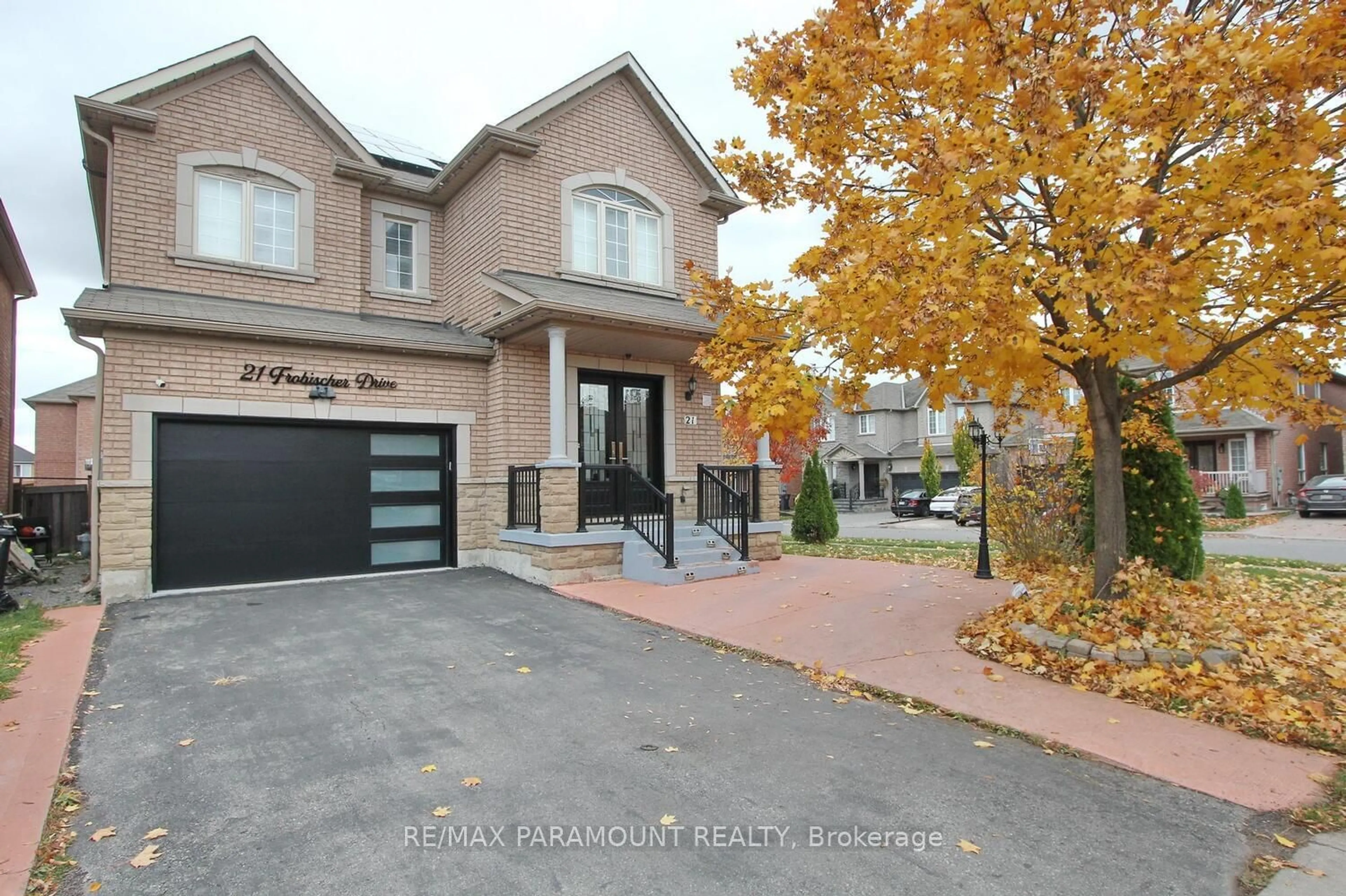 Home with brick exterior material for 21 Frobischer Dr, Brampton Ontario L6R 0L4