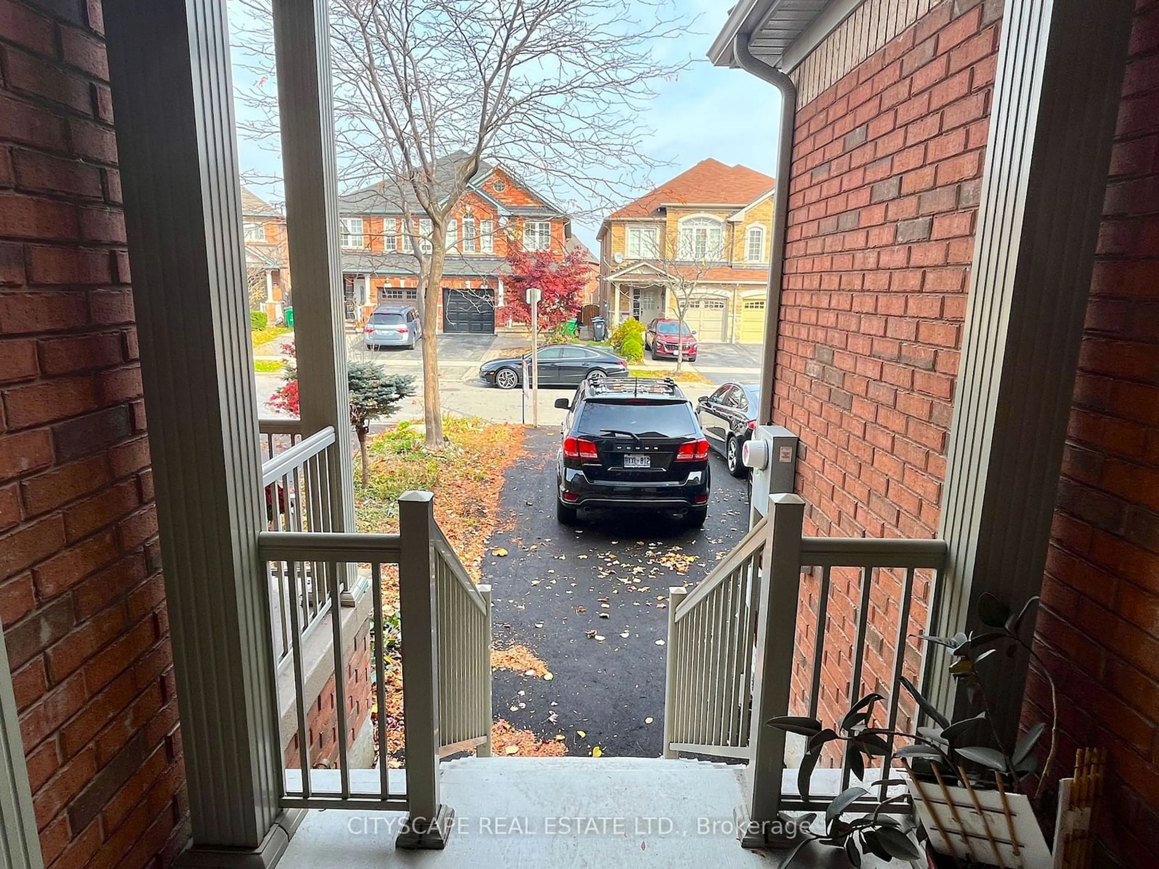 Balcony in the apartment, the street view for 5298 Roadside Way, Mississauga Ontario L5M 0H9