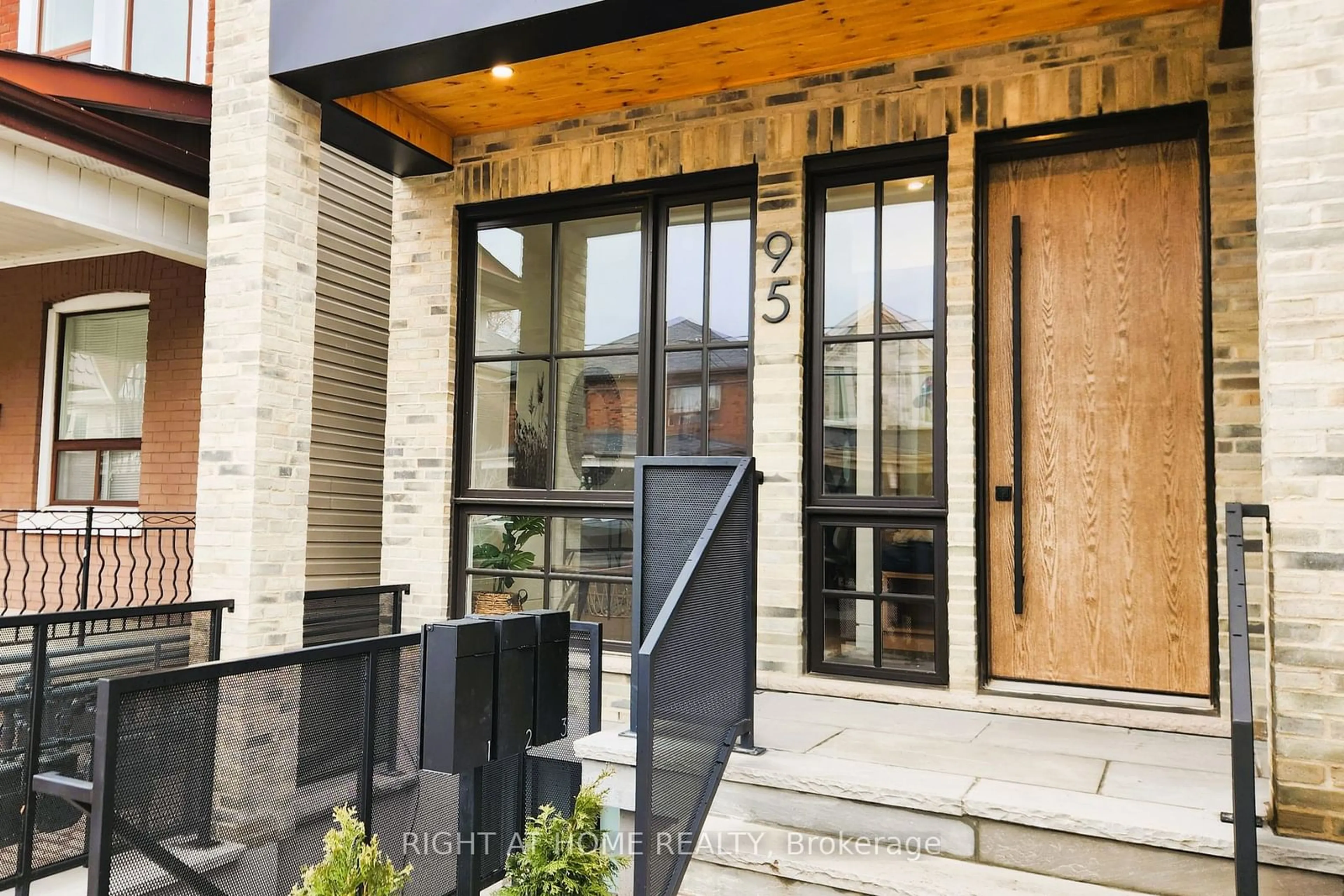 Indoor entryway, wood floors for 95 Hallam St, Toronto Ontario M6H 1W7