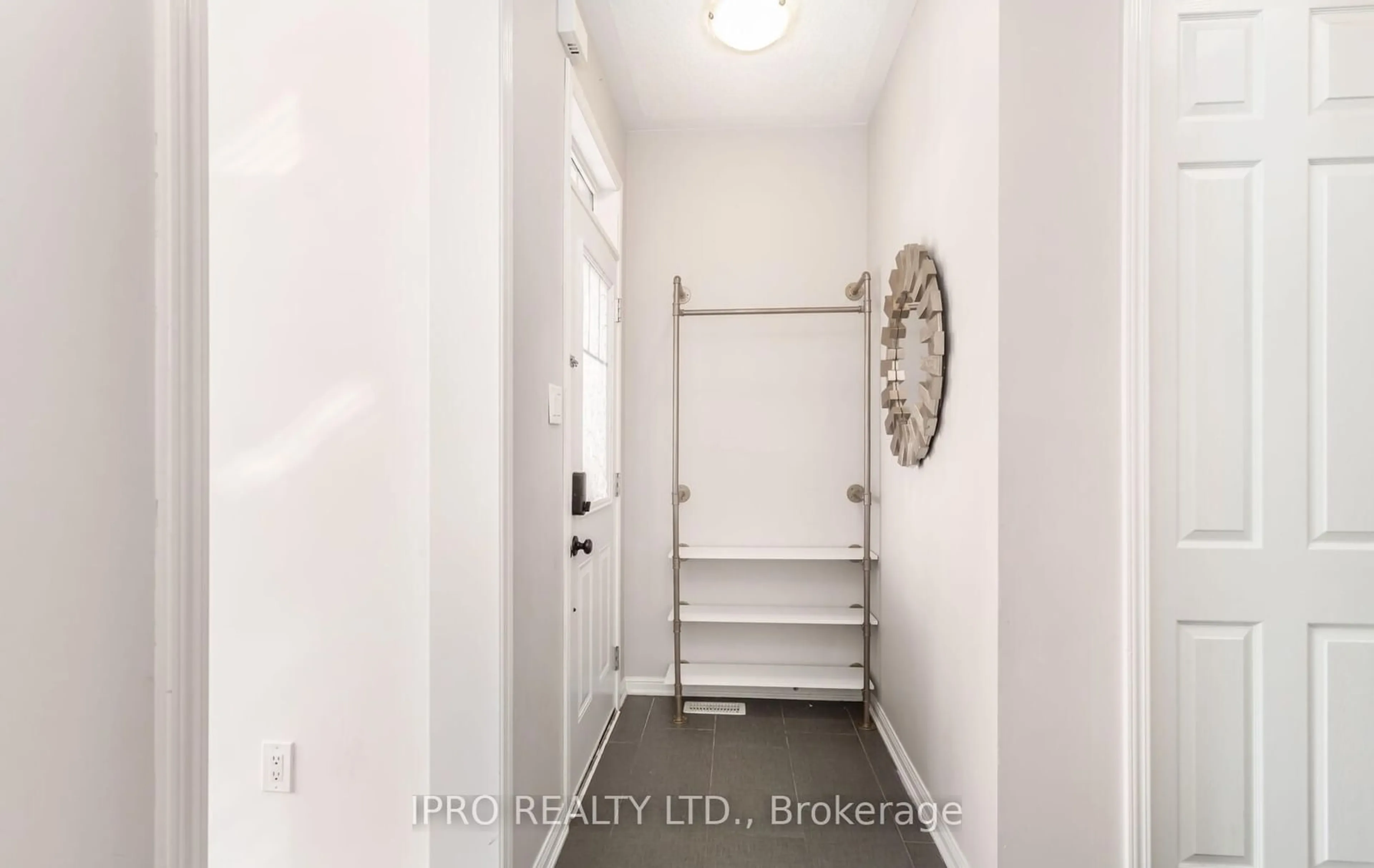 Indoor entryway, unknown floor for 255 Cochrane Terr, Milton Ontario L9T 8C8