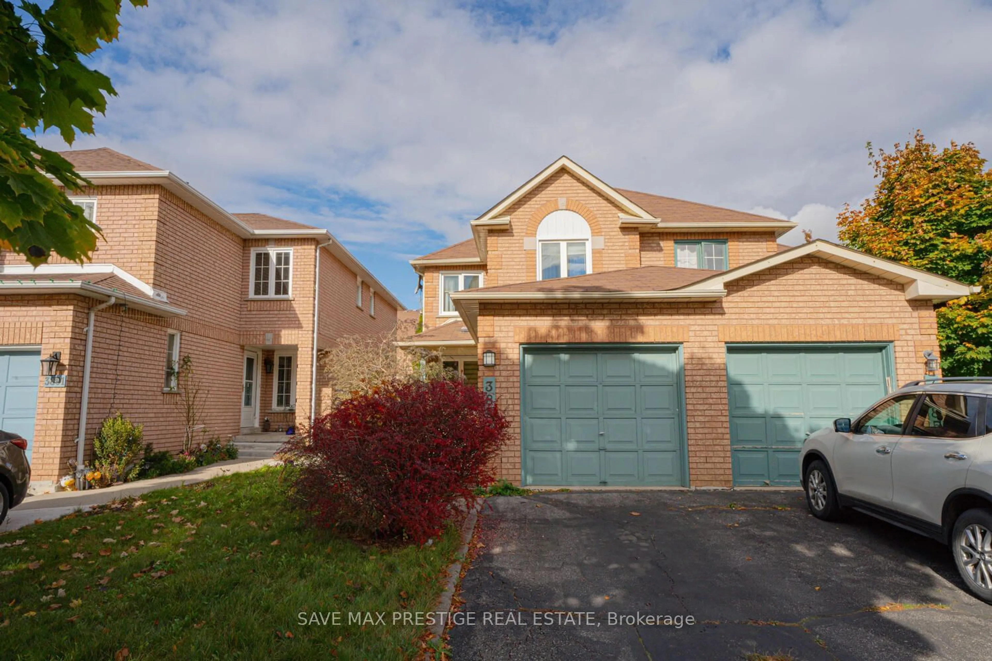 Frontside or backside of a home, the street view for 3887 Rippleton Lane, Mississauga Ontario L5N 6V7