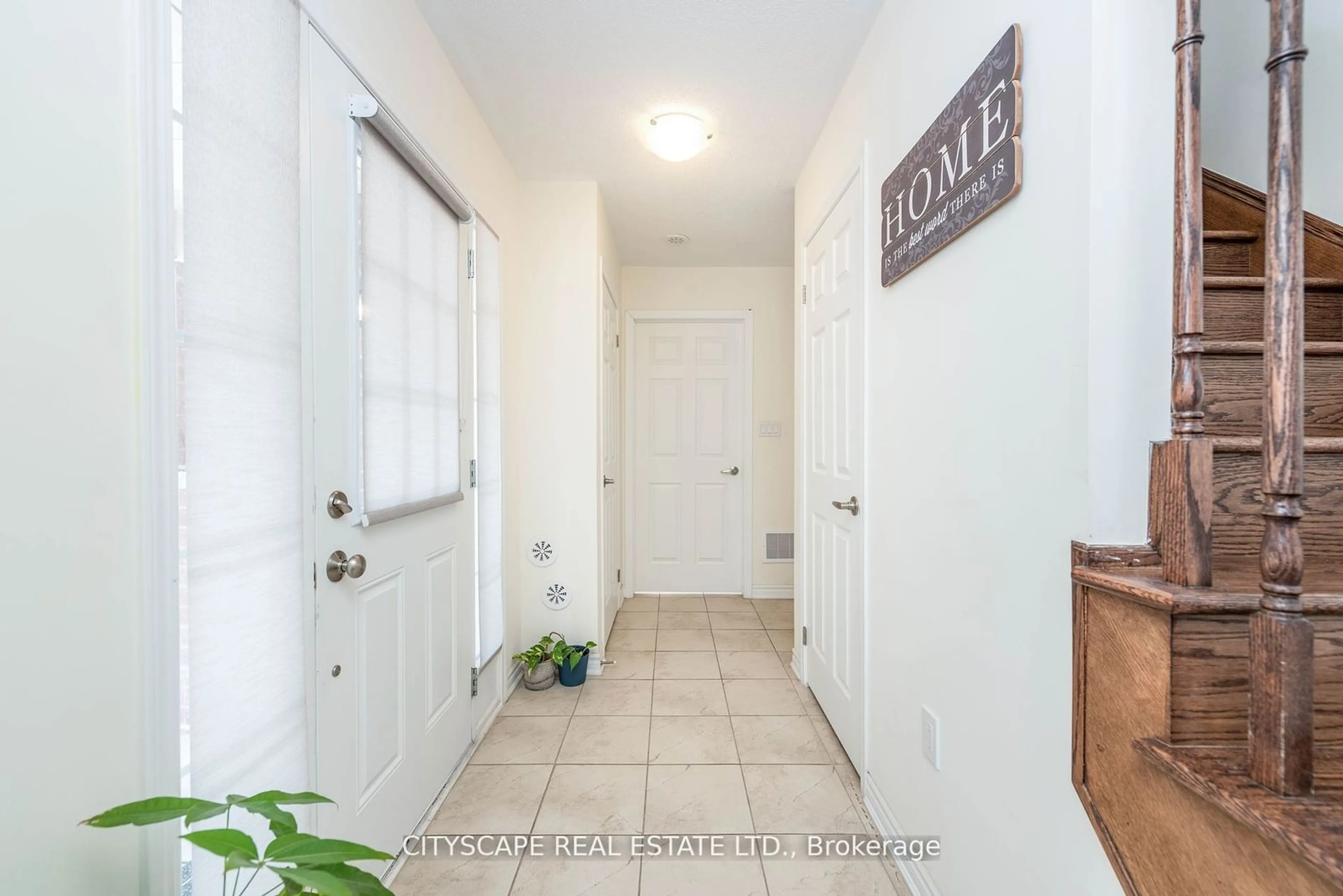 Indoor entryway, wood floors for 1000 Asleton Blvd #85, Milton Ontario L9T 9L6