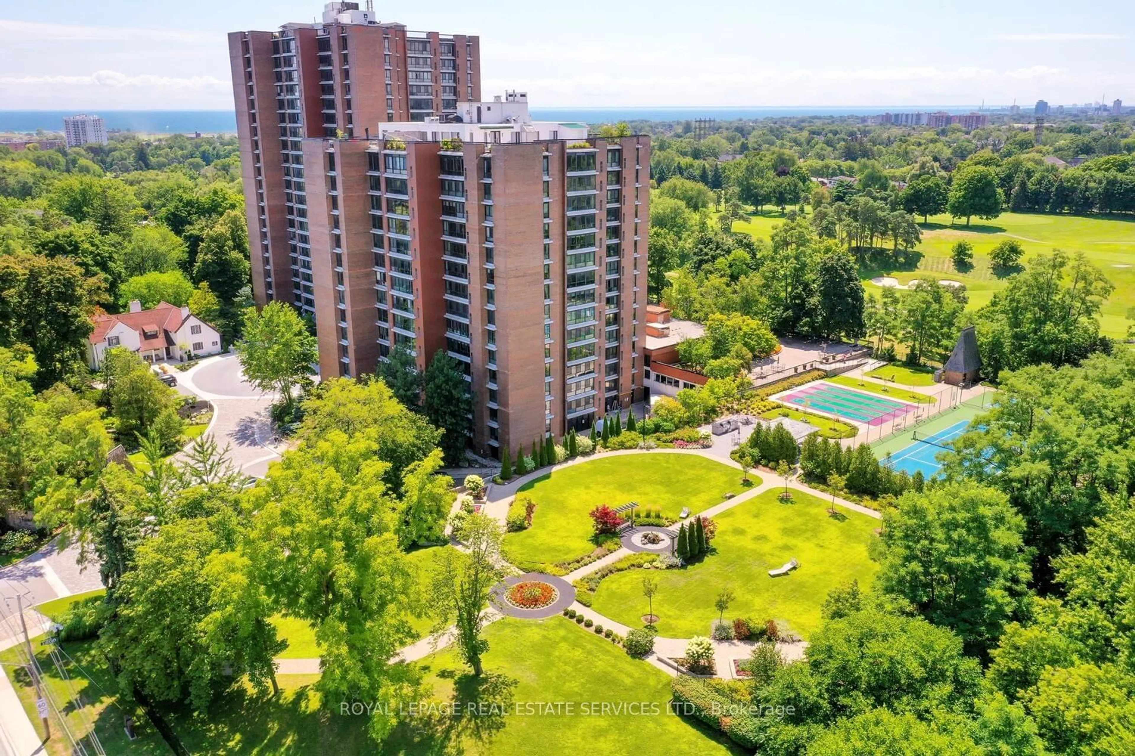 A pic from exterior of the house or condo, the view of city buildings for 1400 Dixie Rd #608, Mississauga Ontario L5E 3E1