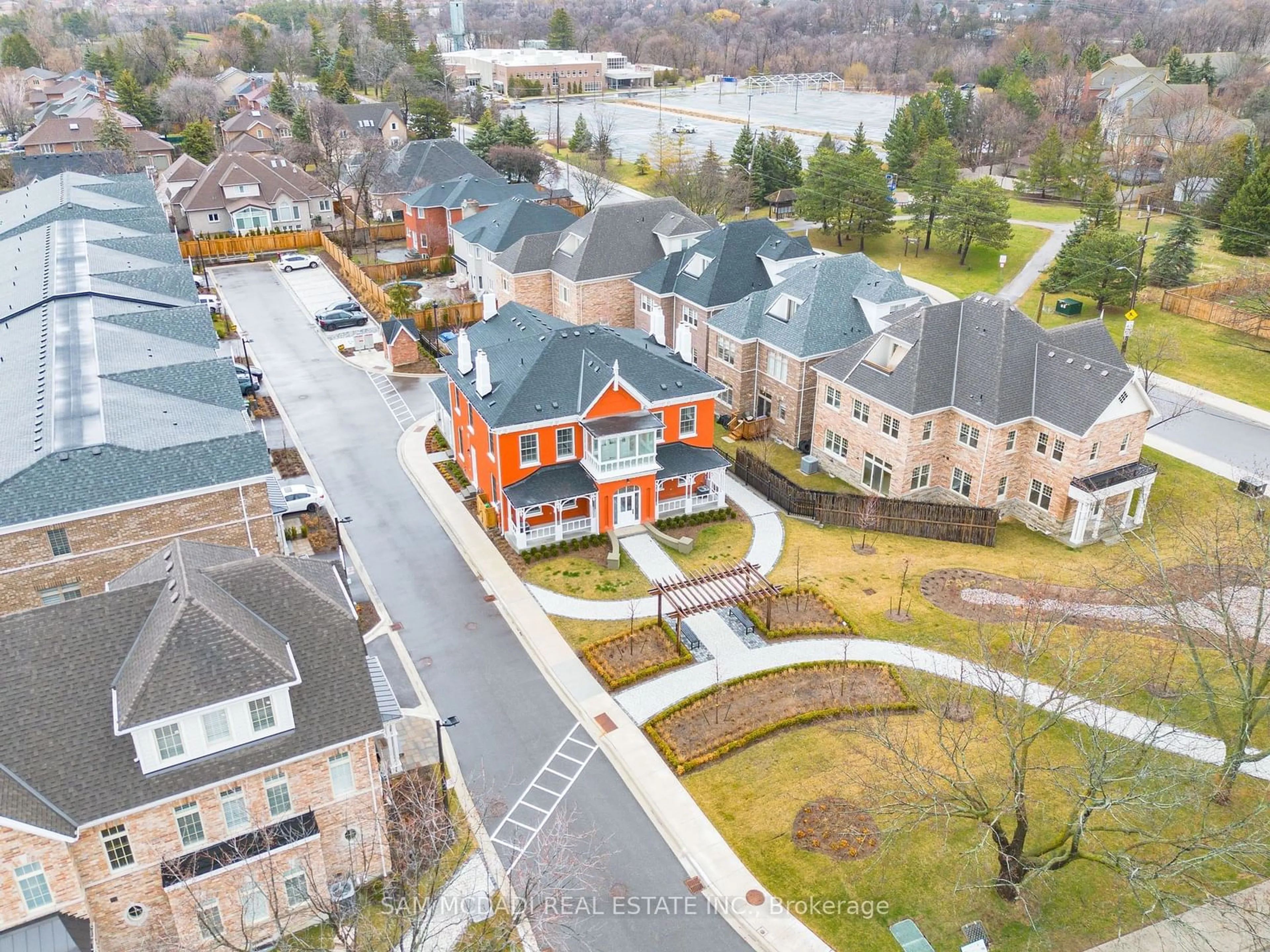 A pic from exterior of the house or condo, the street view for 1982 Barber House Lane, Mississauga Ontario L5M 2G9