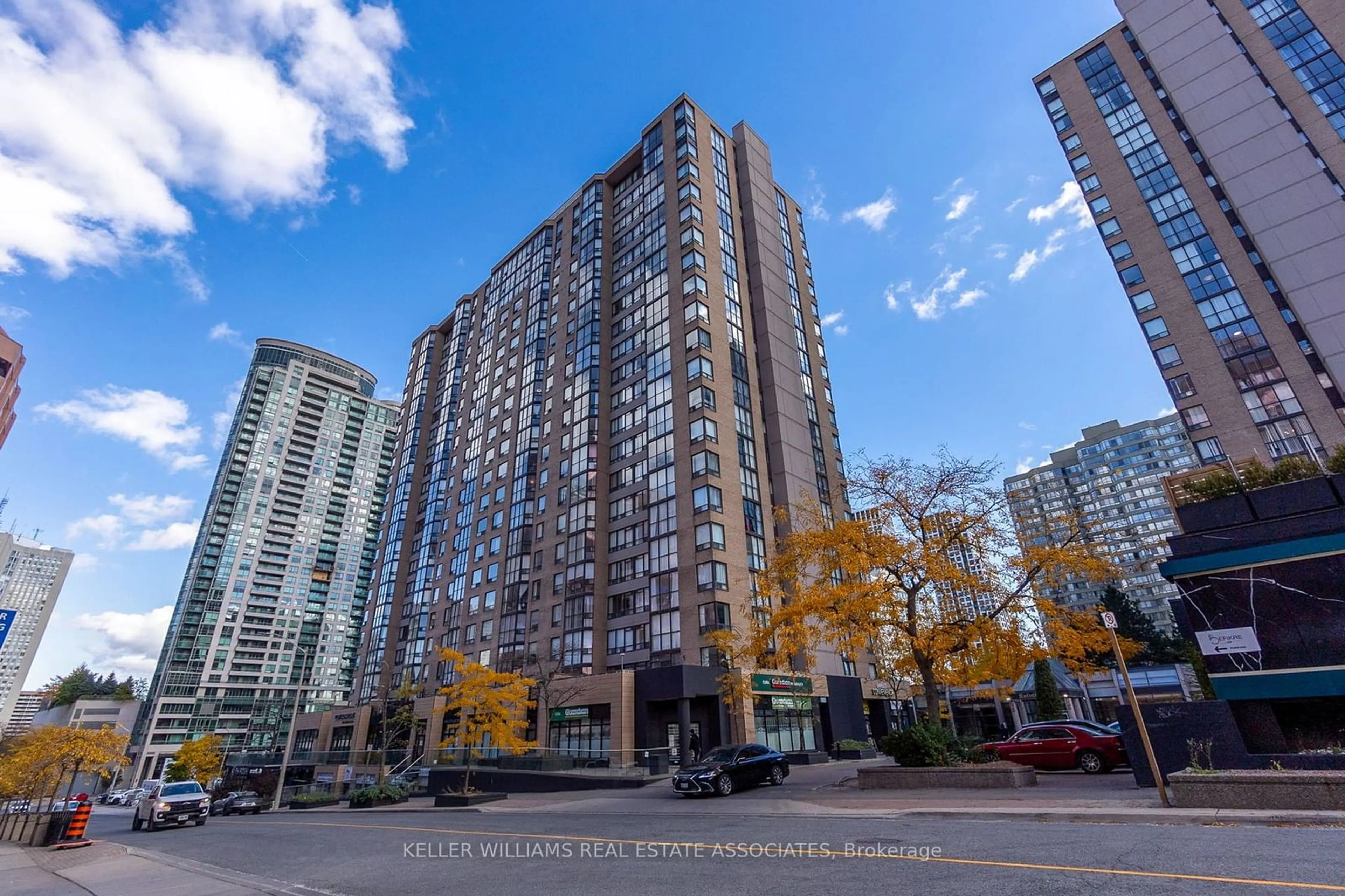 A pic from exterior of the house or condo, the front or back of building for 265 Enfield Pl #1406, Mississauga Ontario L5B 3Y7