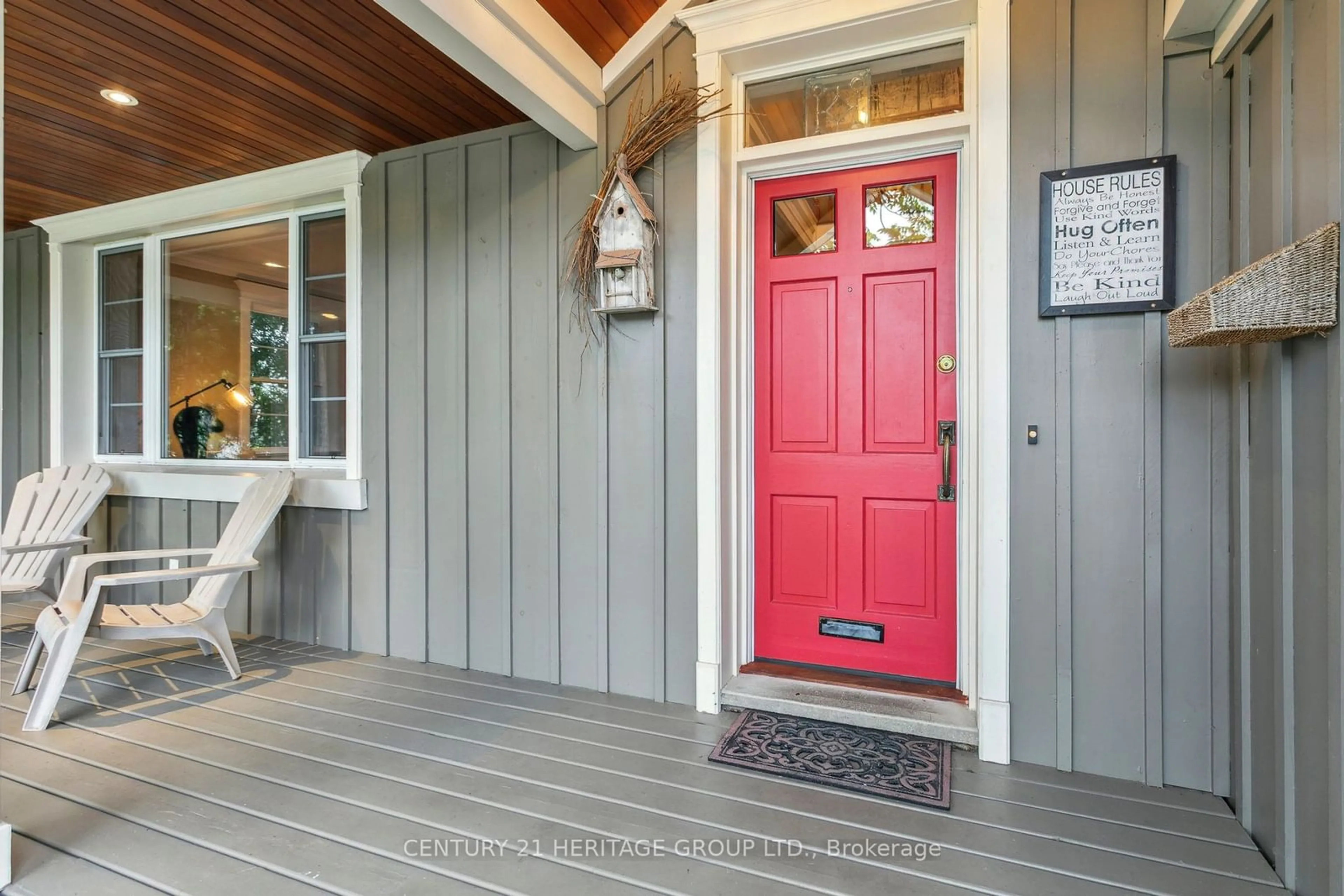 Indoor entryway, wood floors for 25 Waltham Dr, Toronto Ontario M9V 1S6