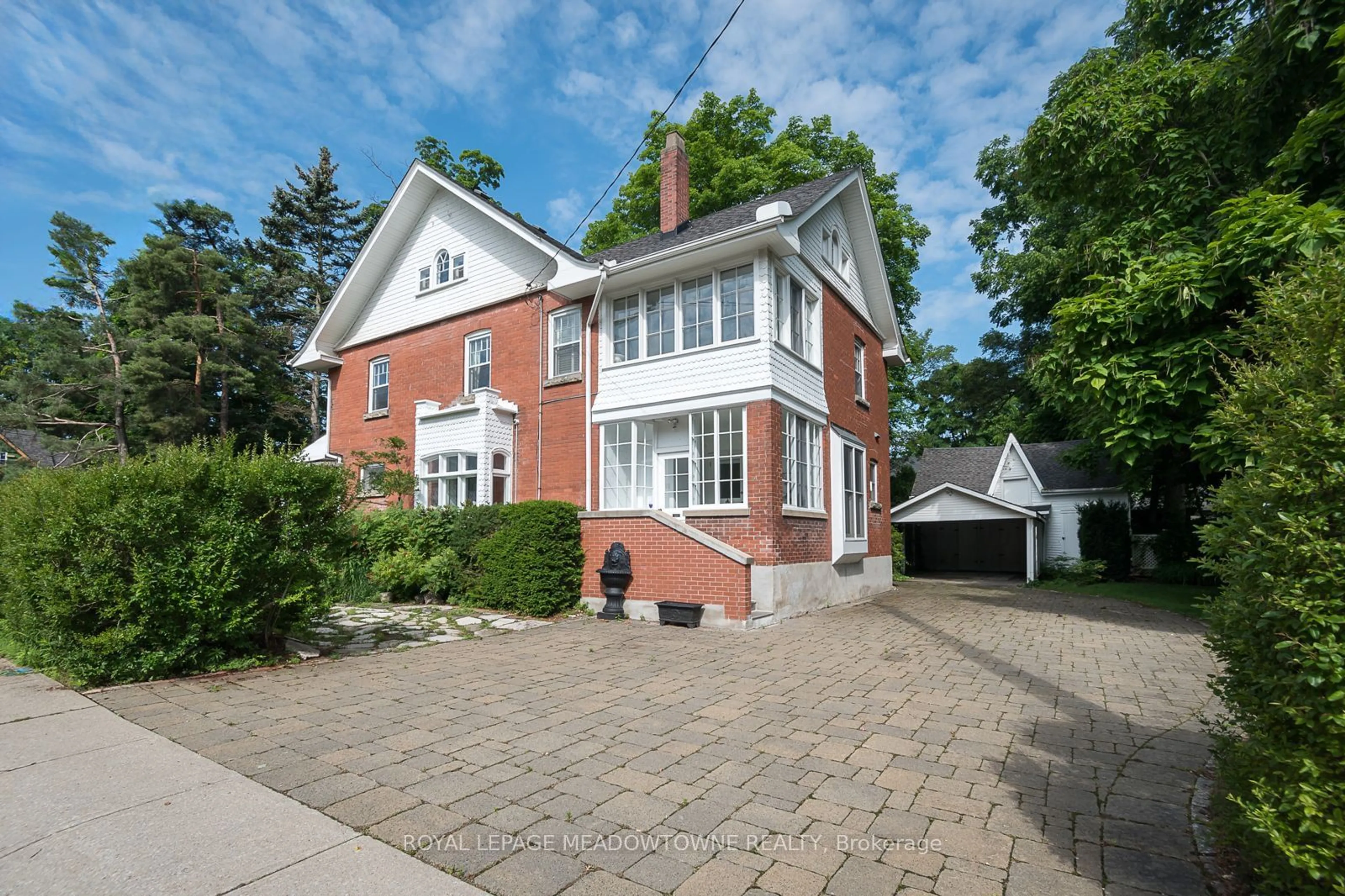 Home with brick exterior material for 397 Trafalgar Rd, Oakville Ontario L6J 3H8