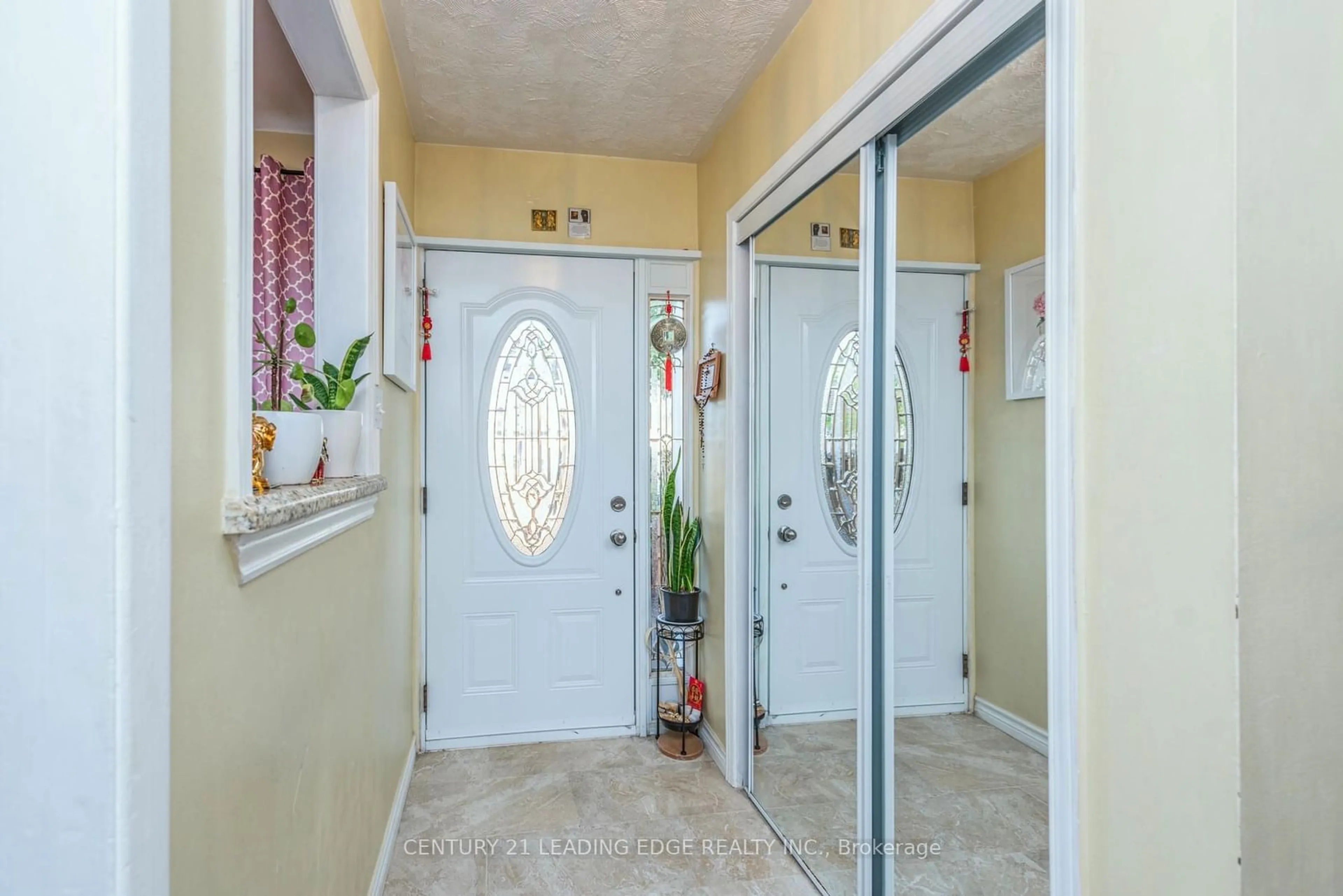 Indoor entryway, ceramic floors for 28 Sentinel Rd #6, Toronto Ontario M3M 2Y8