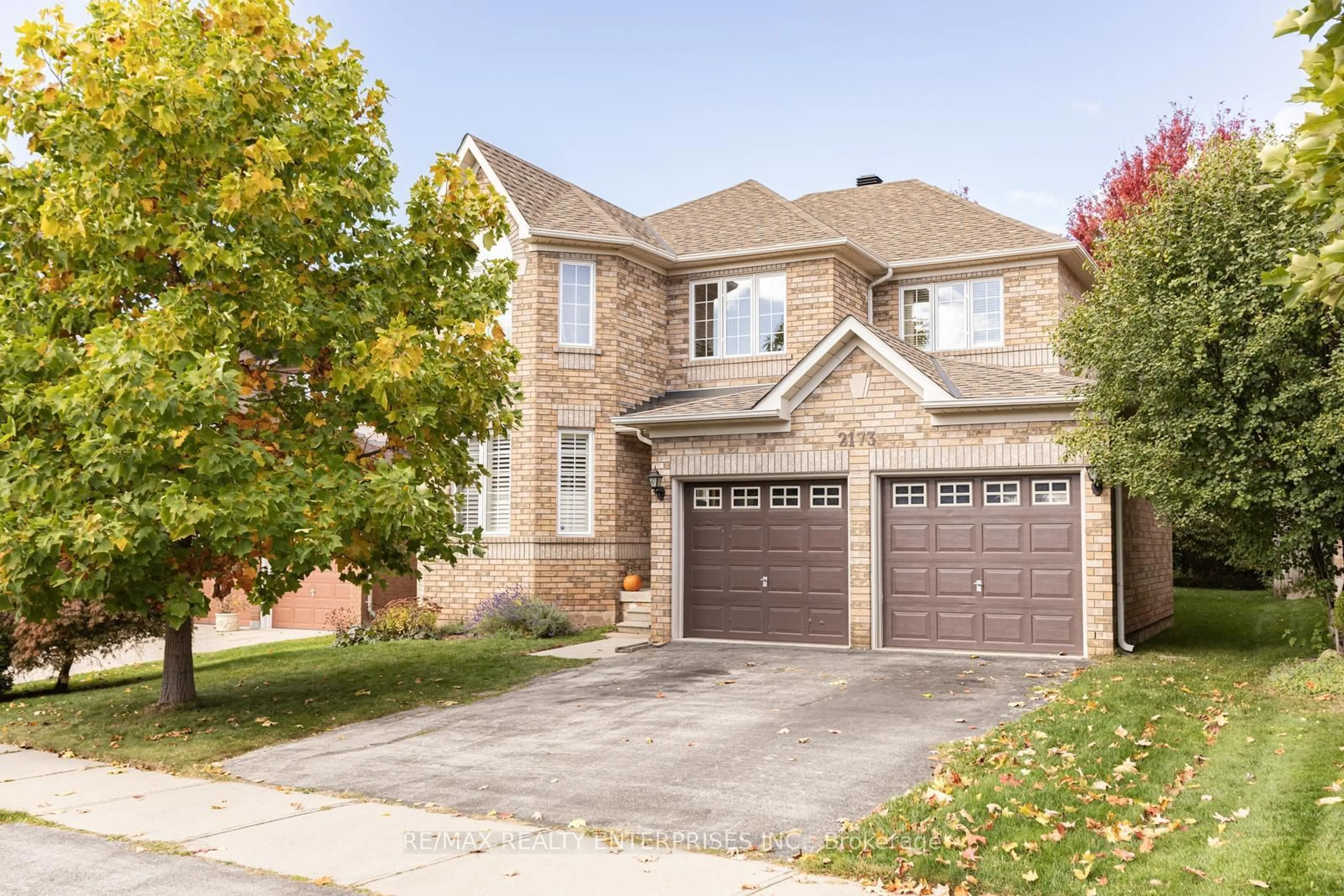 Home with brick exterior material for 2173 Parkmount Blvd, Oakville Ontario L6H 6T4