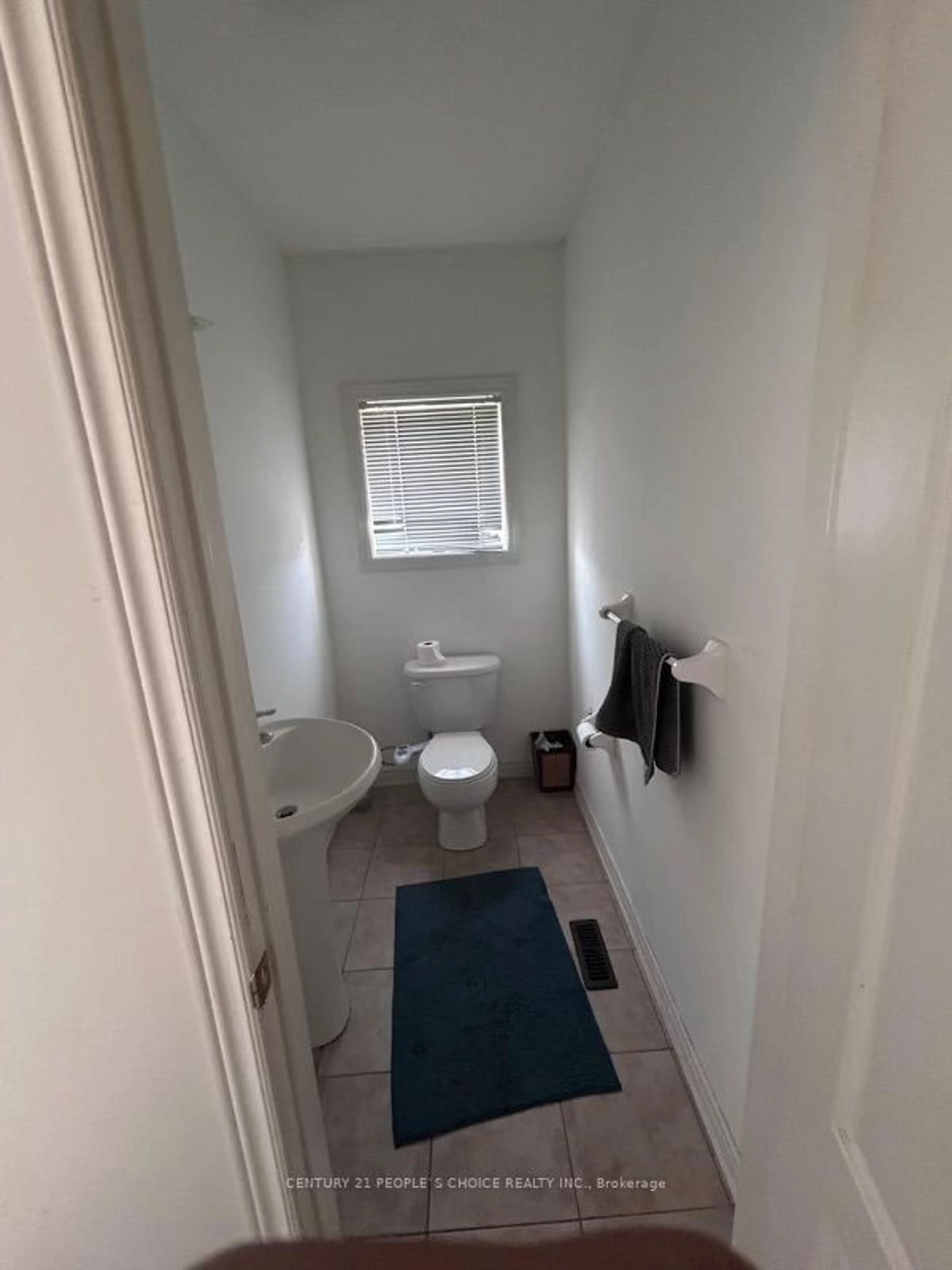 A pic of a room, not visible floor for 33 Fishing Cres, Brampton Ontario L6V 4S4