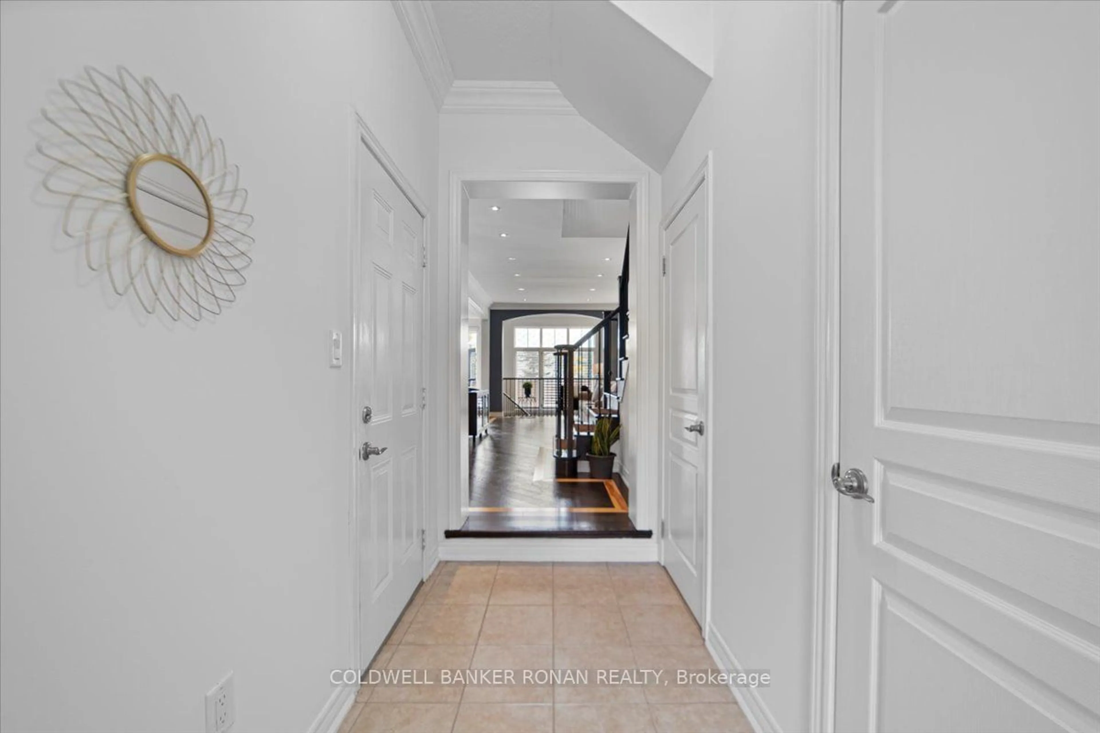 Indoor entryway, wood floors for 15 Aspenview Ave, Caledon Ontario L7C 3P9