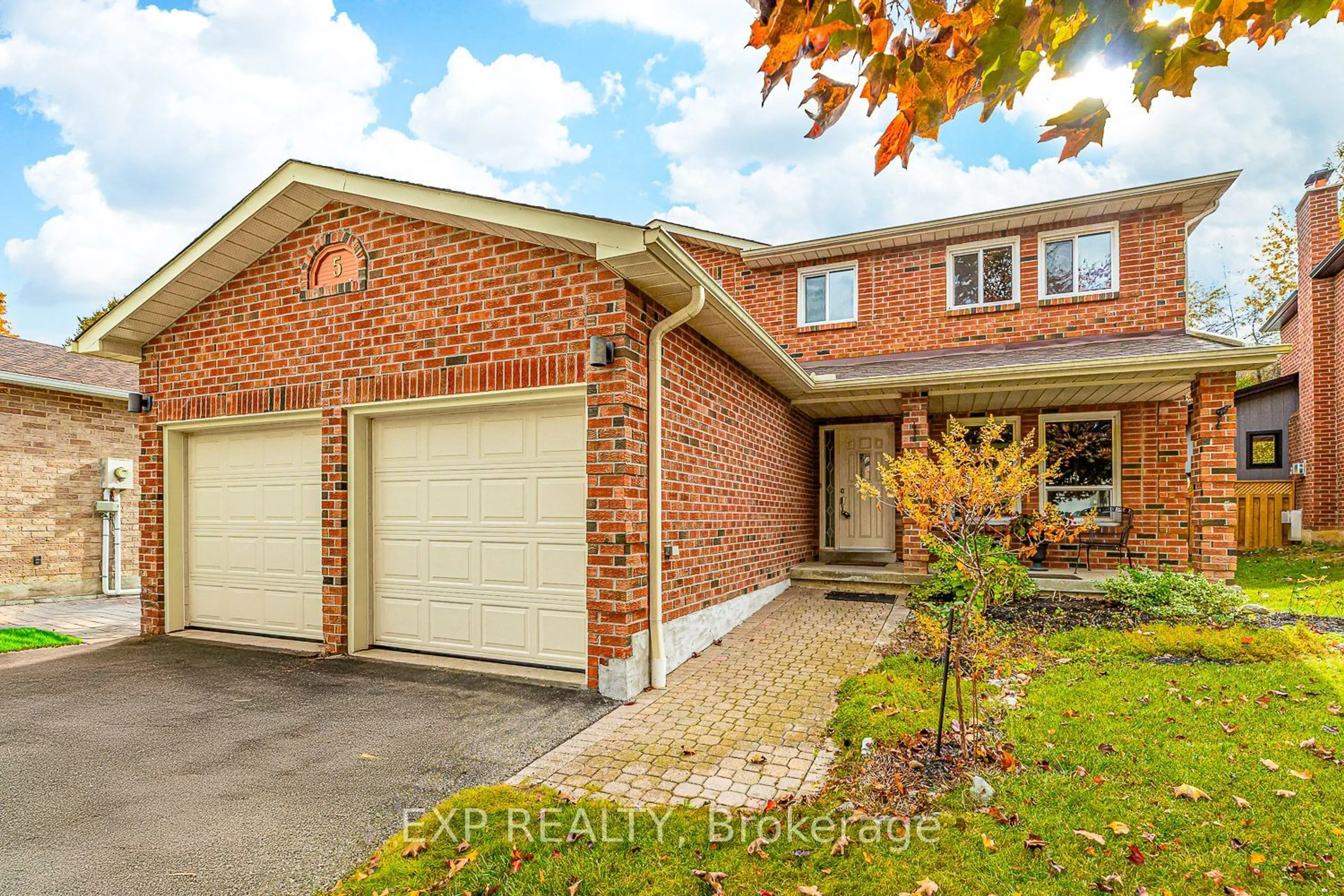 Home with brick exterior material for 5 Doepath Way, Caledon Ontario L7E 2E3