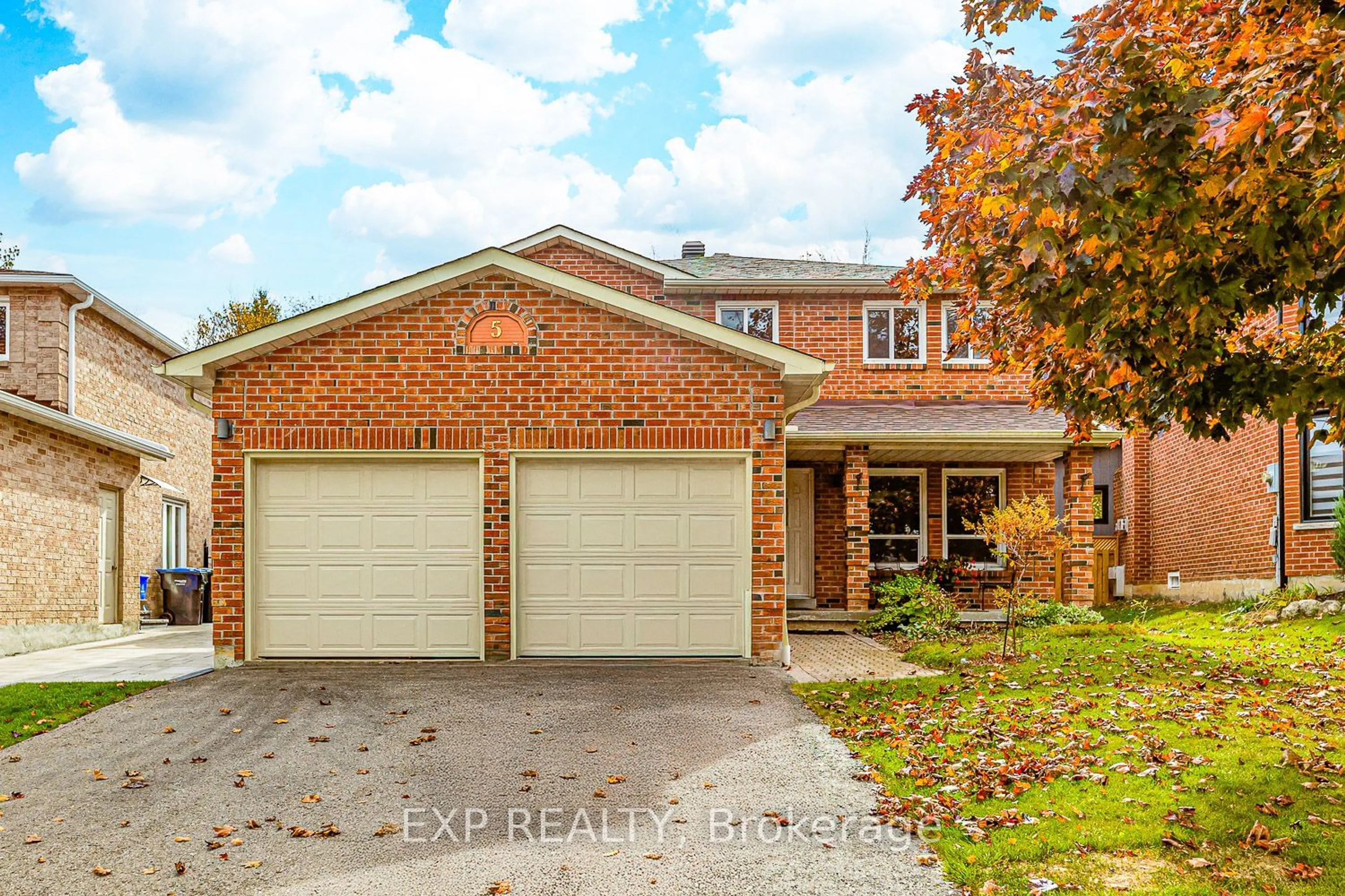 Home with brick exterior material for 5 Doepath Way, Caledon Ontario L7E 2E3