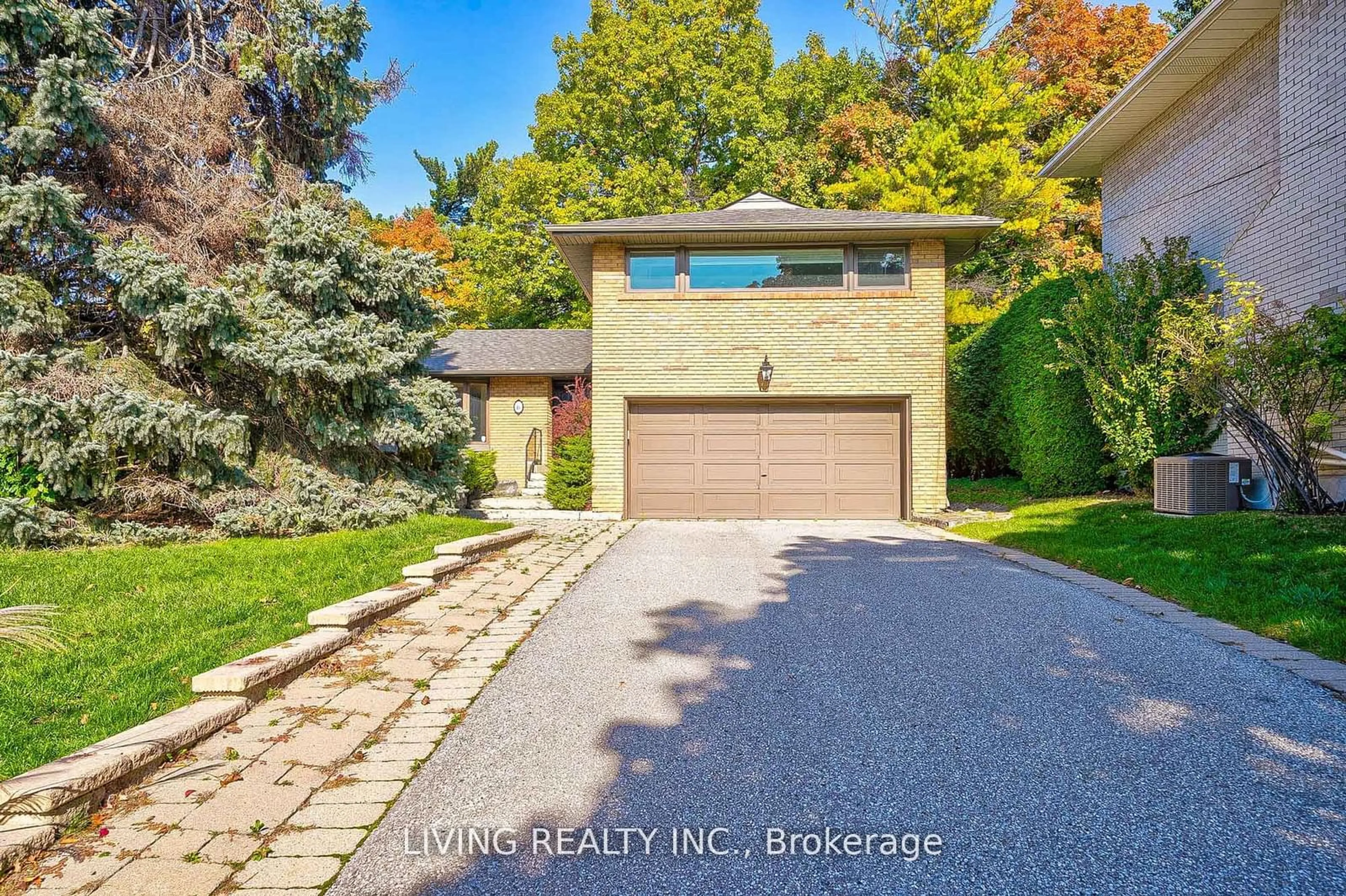 Home with brick exterior material for 6 Hillavon Dr, Toronto Ontario M9B 2P5