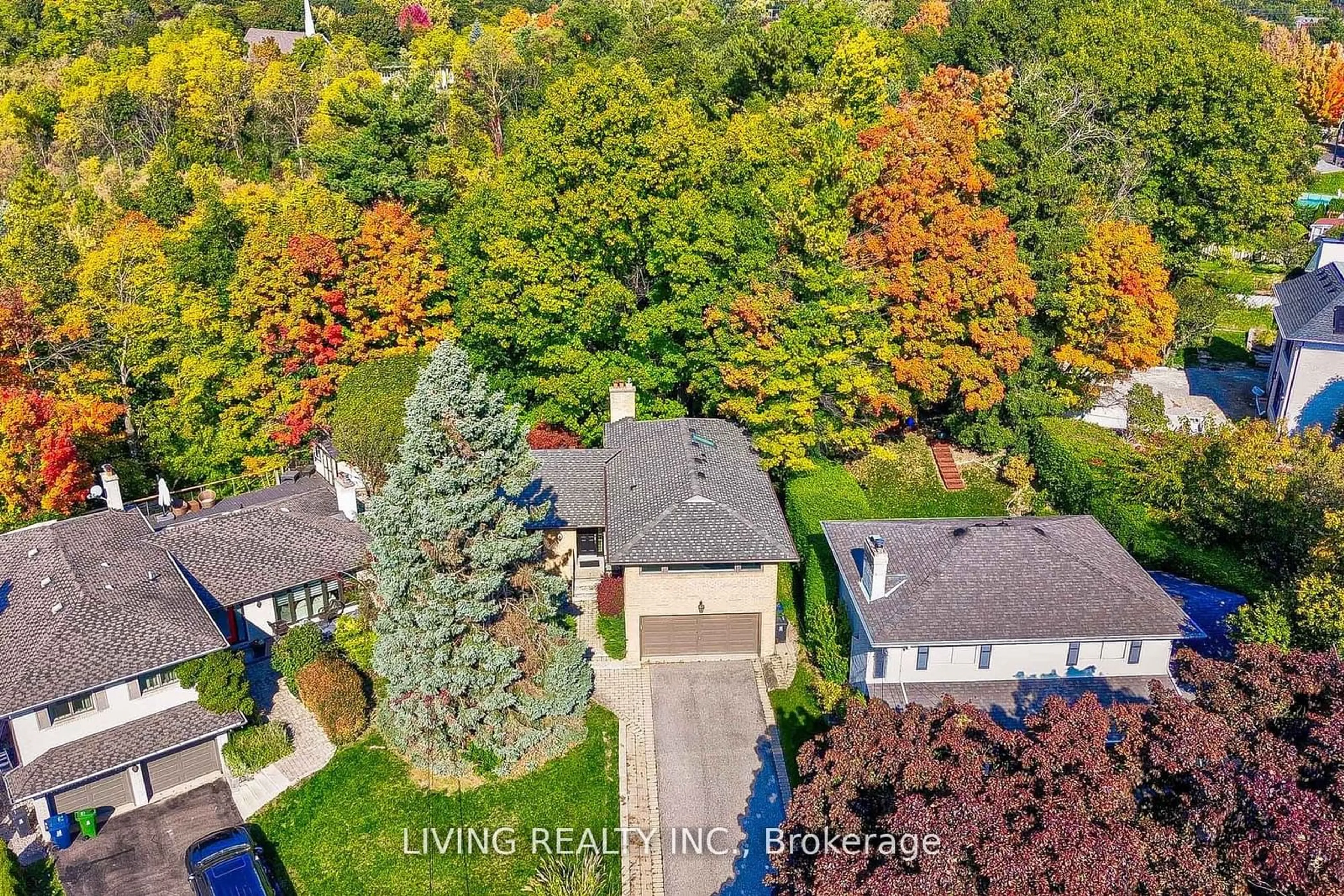 Frontside or backside of a home, the fenced backyard for 6 Hillavon Dr, Toronto Ontario M9B 2P5