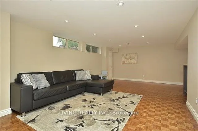 Additional property image - 6 Hillavon Dr