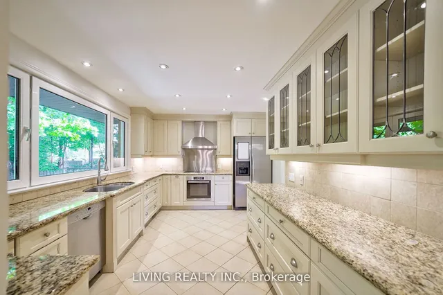 Additional property image - 6 Hillavon Dr