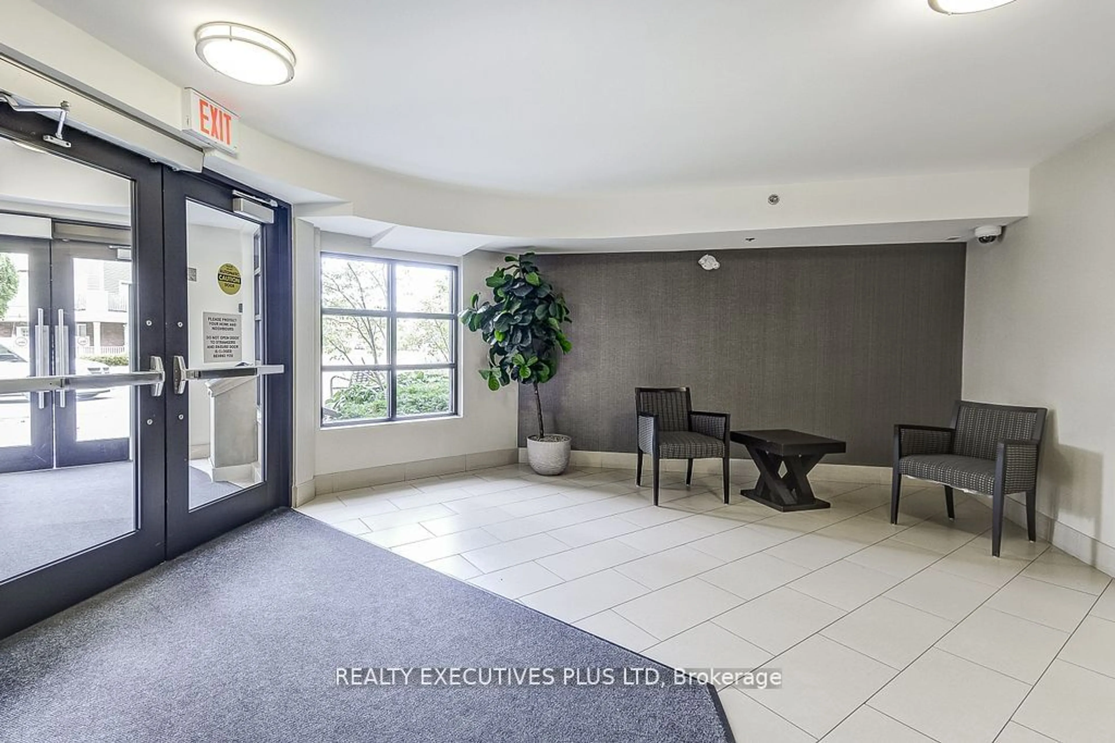 Indoor lobby, unknown floor for 3070 Rotary Way #103, Burlington Ontario L7M 0H1