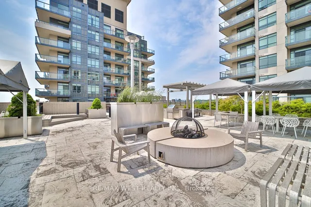 Additional property image - 25 Fontenay Crt Unit 808