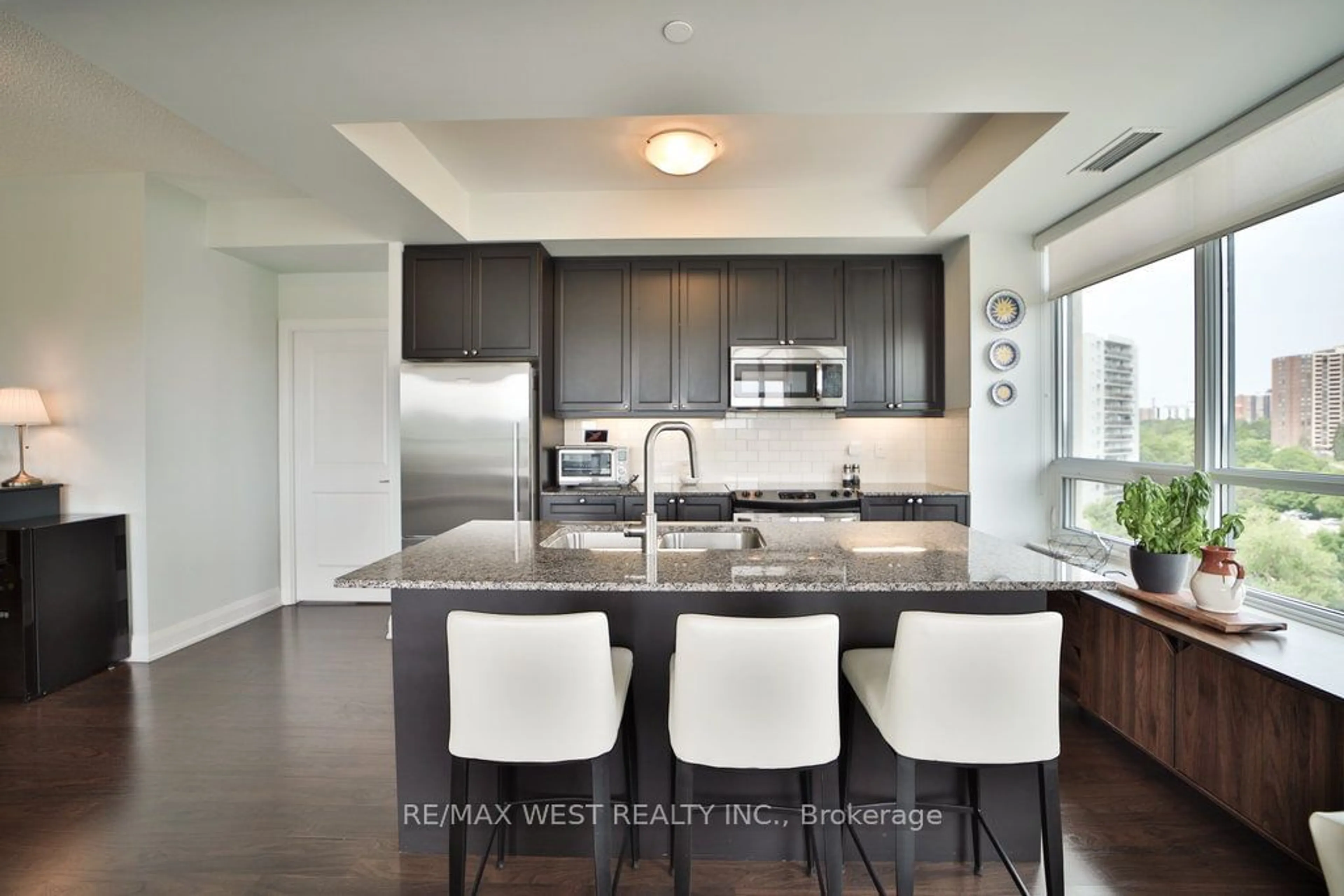 Open concept kitchen for 25 Fontenay Crt #808, Toronto Ontario N9A 0C4