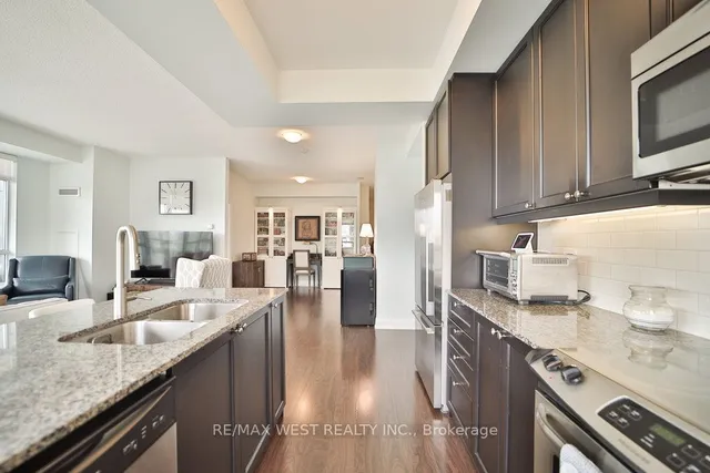 Additional property image - 25 Fontenay Crt Unit 808