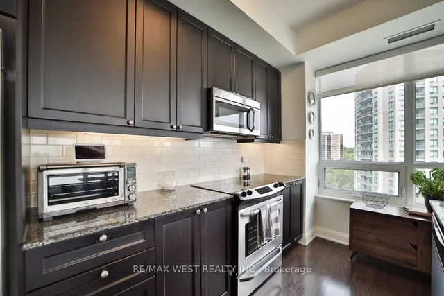 Additional property image - 25 Fontenay Crt Unit 808