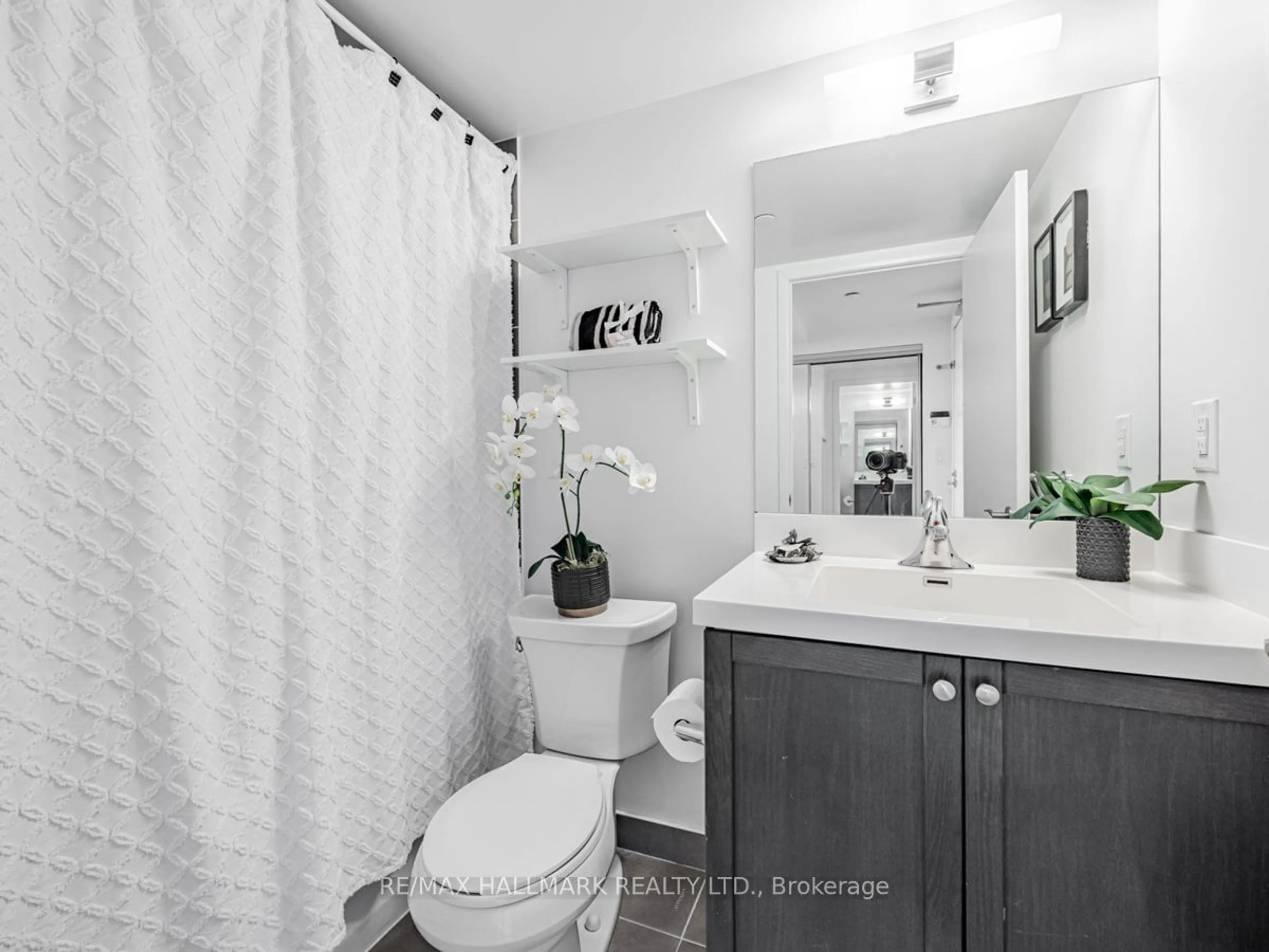 Bathroom, not visible floor for 3091 Dufferin St #304, Toronto Ontario M6A 2S7