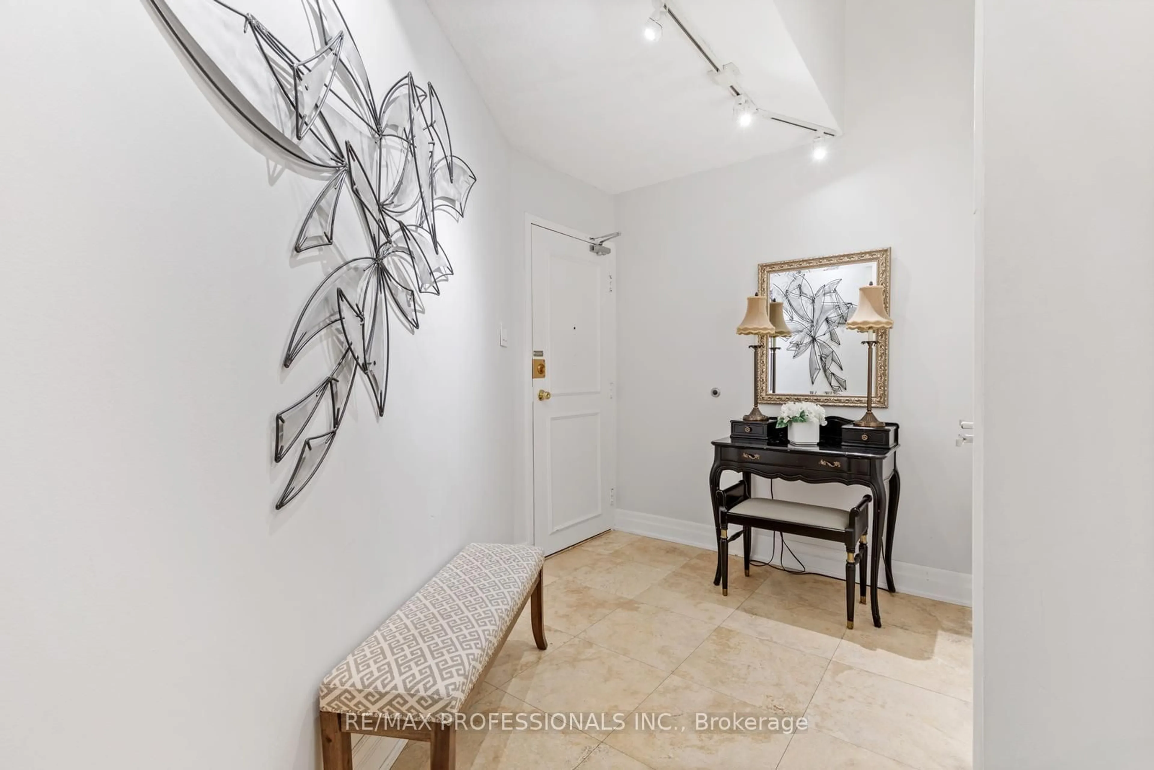 Indoor entryway, wood floors for 300 Mill Rd #G17, Toronto Ontario M9C 4W7